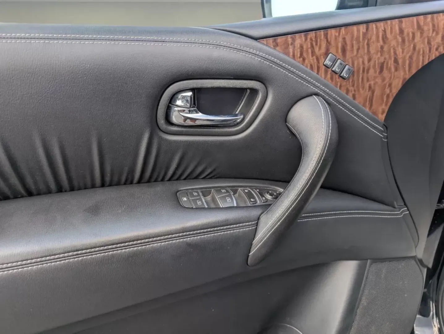 2018 /Charcoal Nissan Armada SL (JN8AY2ND8J9) with an Other engine, located at 3959 U.S. 80 W, Phenix City, AL, 36870, (334) 297-4885, 32.469296, -85.135185 - **Discover Adventure with the 2018 Nissan Armada SL at Gils Auto - Your Trusted Buy Here Pay Here Dealer in Phenix City, AL!**<br /> <br /> Whether you're a growing family seeking spacious comfort or an adventurous soul ready for weekend getaways, the 2018 Nissan Armada SL is your all-in-one solutio - Photo#9