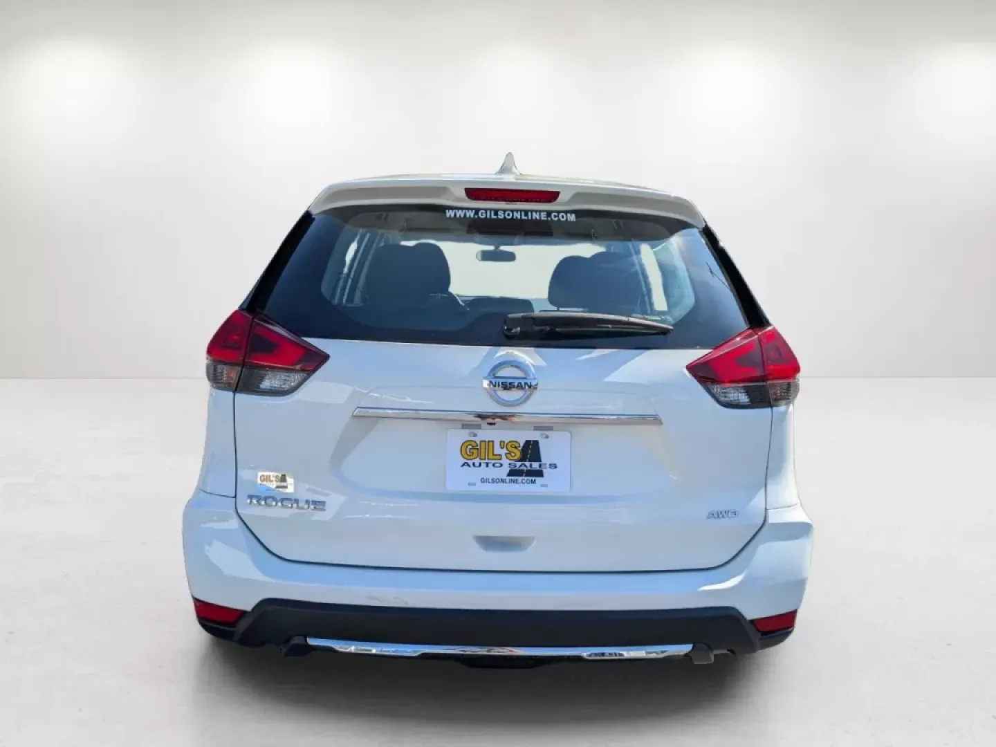 2018 /Charcoal Nissan Rogue S (KNMAT2MV1JP) with an Other engine, located at 804 22nd Ave, Phenix City, AL, 36870, (334) 297-1860, 32.484749, -85.024475 - Elevate your adventures and embrace a lifestyle full of exploration with this stunning 2018 Nissan Rogue S, available now at Gils Auto - Phenix City #2! Perfect for families needing a reliable vehicle, commuters seeking comfort, or anyone ready for weekend getaways, this versatile SUV is designed to - Photo#6