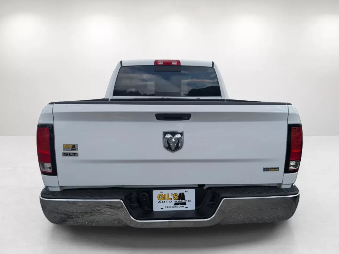 2018 /Diesel Gray/Black Ram 1500 SLT (1C6RR6GG1JS) with an Other engine, located at 5115 14th Ave., Columbus, GA, 31904, (706) 323-0345, 32.511494, -84.971046 - Experience the perfect blend of practicality and capability with this 2018 Ram 1500 SLT, designed for those who crave adventure and dependability. Whether you're a busy professional needing a reliable daily driver, a growing family looking for extra space, or someone who loves weekend getaways, this - Photo#6