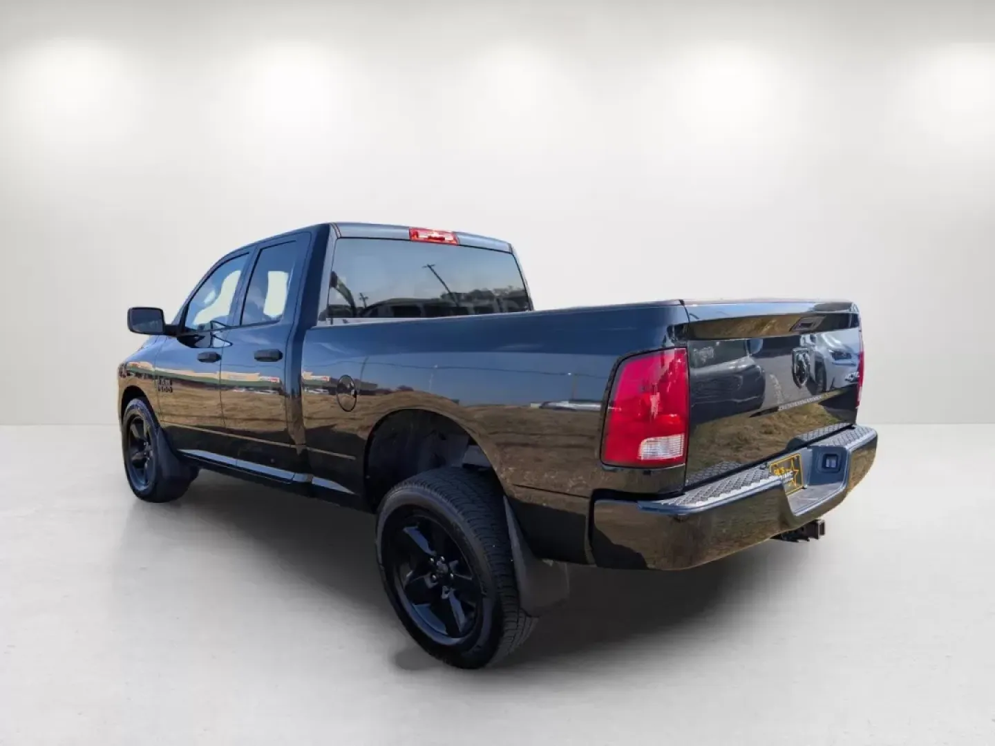 2018 /Diesel Gray/Black Ram 1500 Express (1C6RR7FG5JS) with an Other engine, located at 3959 U.S. 80 W, Phenix City, AL, 36870, (334) 297-4885, 32.469296, -85.135185 - **Unleash Your Adventurous Spirit with the 2018 Ram 1500 Express at Gils Auto!**<br /> <br /> Are you ready to tackle your next adventure or simply enhance your daily commute? The 2018 Ram 1500 Express Crew Cab Pickup is here to meet all your needs, whether you're a busy professional navigating Phen - Photo#5