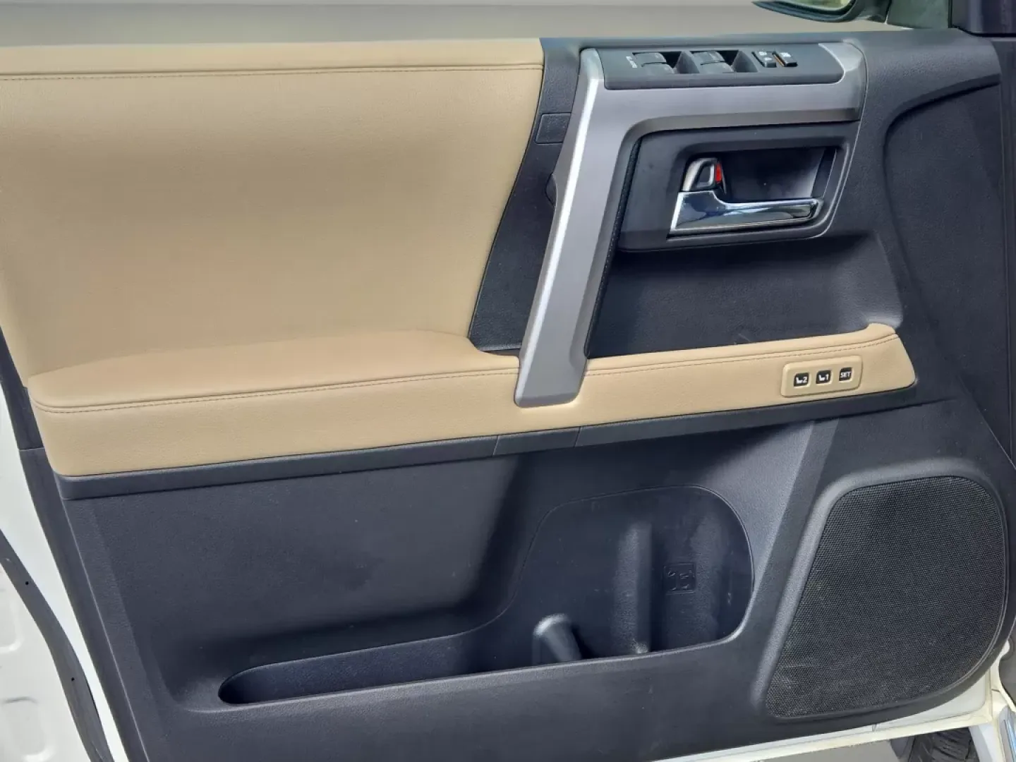 2018 Toyota 4Runner Limited (JTEZU5JR9J5) with an Other engine, located at 521 Old Farm Lane Rd, Prattville, AL, 36066, (334) 325-1505, 32.482460, -86.416367 - **Adventure Awaits: Explore the 2018 Toyota 4Runner at Gils Auto in Prattville!**<br /> <br /> Are you ready for your next adventure? Whether you're hitting the road with friends, making weekend getaways, or simply needing a reliable SUV for your daily commute, the 2018 Toyota 4Runner is the perfect - Photo#8