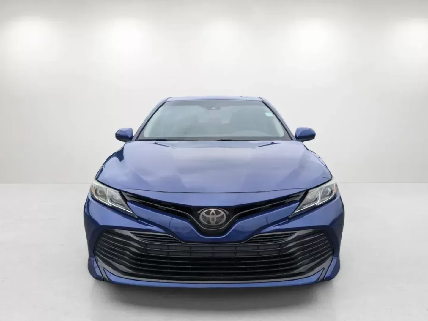 2018 Toyota Camry LE (4T1B11HK8JU) with an Other engine, located at 1430 Gateway Drive, Opelika, AL, 36801, (334) 239-0944, 32.637871, -85.409790 - **Drive Your Life Forward with the 2018 Toyota Camry LE: Perfect for Families and Commuters Alike!**<br /> <br /> Are you searching for a reliable sedan that enhances your daily commute while ensuring comfort and safety for your family? Look no further than the 2018 Toyota Camry LE, available now at - Photo#1