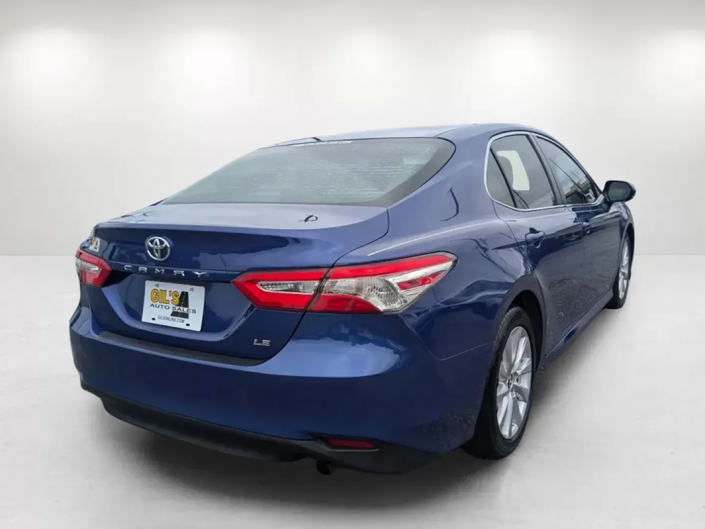 2018 Toyota Camry LE (4T1B11HK8JU) with an Other engine, located at 1430 Gateway Drive, Opelika, AL, 36801, (334) 239-0944, 32.637871, -85.409790 - **Drive Your Life Forward with the 2018 Toyota Camry LE: Perfect for Families and Commuters Alike!**<br /> <br /> Are you searching for a reliable sedan that enhances your daily commute while ensuring comfort and safety for your family? Look no further than the 2018 Toyota Camry LE, available now at - Photo#4
