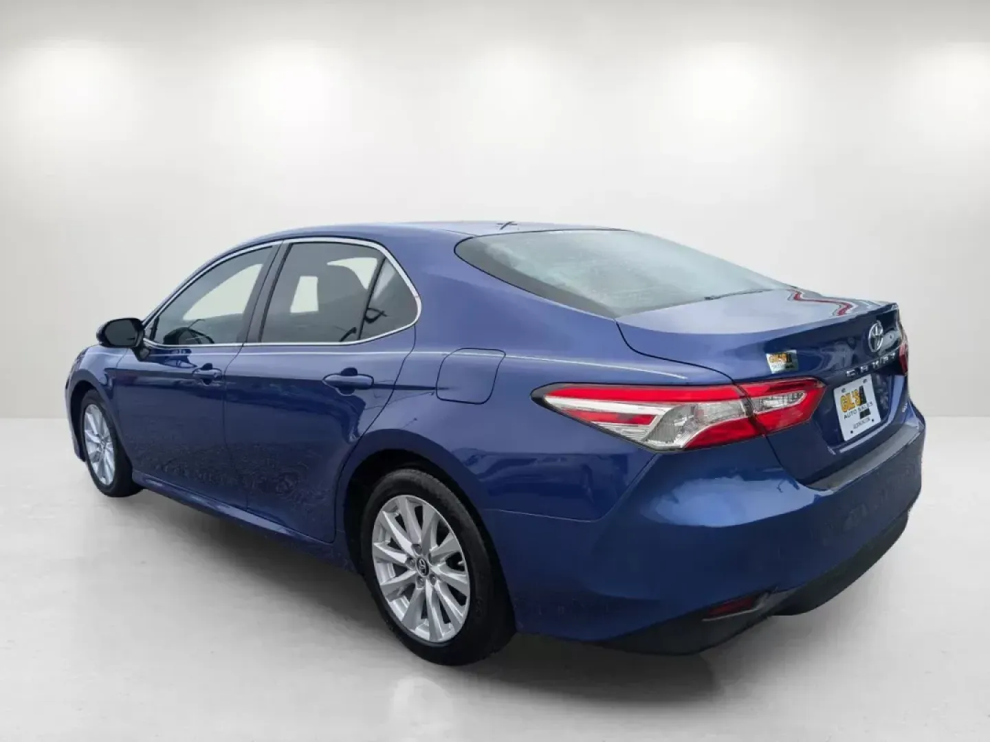 2018 Toyota Camry LE (4T1B11HK8JU) with an Other engine, located at 1430 Gateway Drive, Opelika, AL, 36801, (334) 239-0944, 32.637871, -85.409790 - **Drive Your Life Forward with the 2018 Toyota Camry LE: Perfect for Families and Commuters Alike!**<br /> <br /> Are you searching for a reliable sedan that enhances your daily commute while ensuring comfort and safety for your family? Look no further than the 2018 Toyota Camry LE, available now at - Photo#6