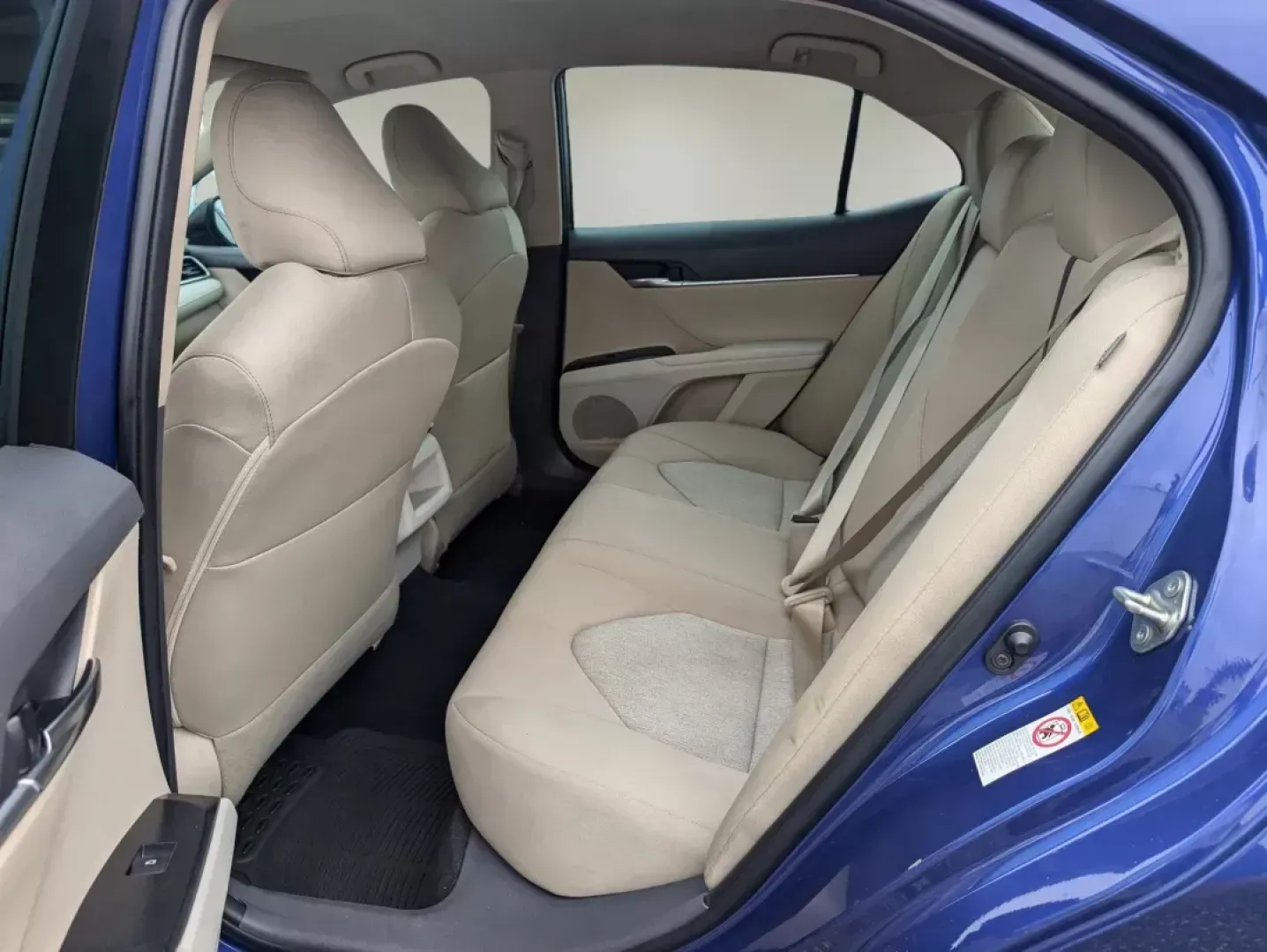 2018 Toyota Camry LE (4T1B11HK8JU) with an Other engine, located at 1430 Gateway Drive, Opelika, AL, 36801, (334) 239-0944, 32.637871, -85.409790 - **Drive Your Life Forward with the 2018 Toyota Camry LE: Perfect for Families and Commuters Alike!**<br /> <br /> Are you searching for a reliable sedan that enhances your daily commute while ensuring comfort and safety for your family? Look no further than the 2018 Toyota Camry LE, available now at - Photo#10