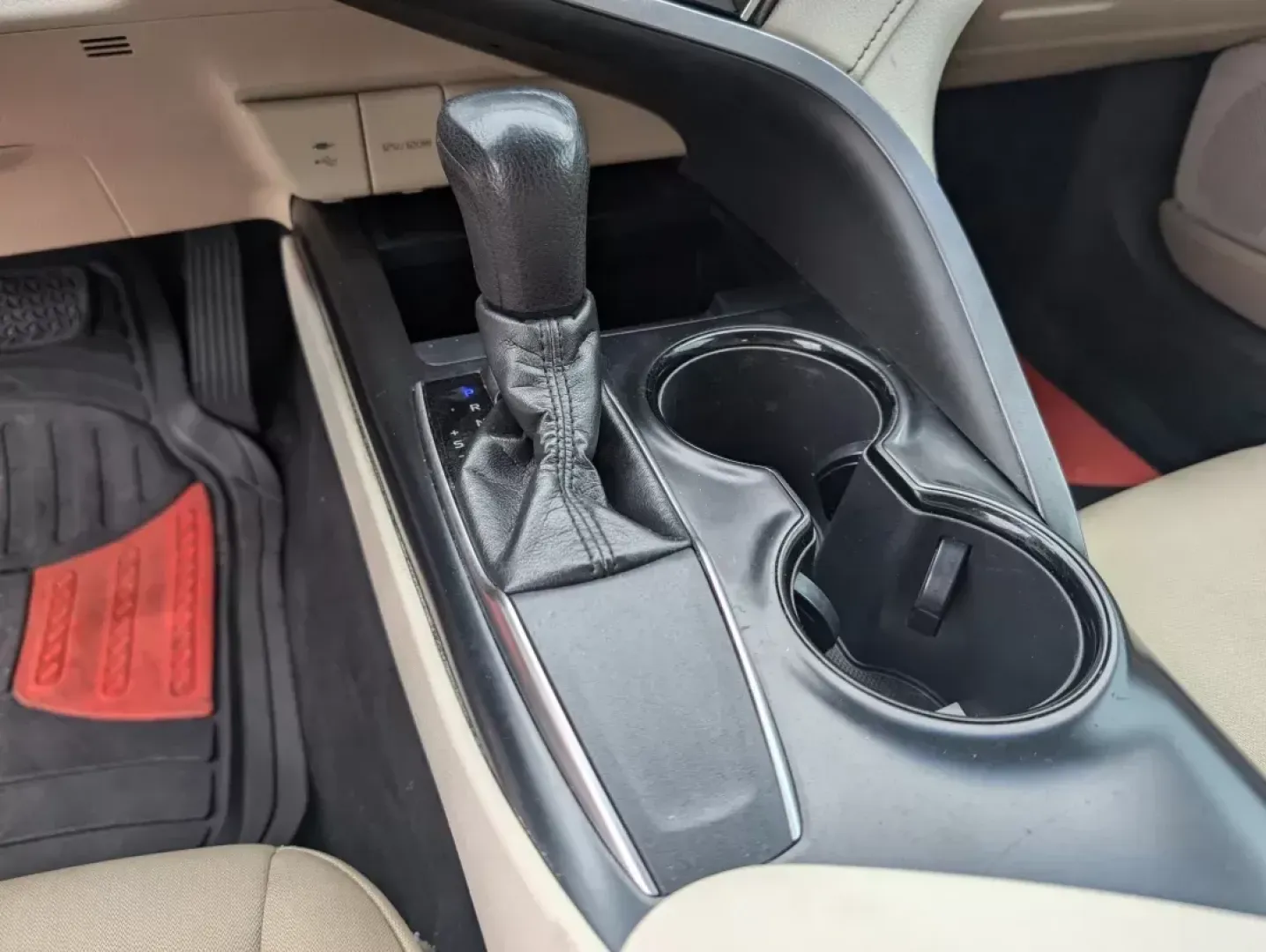 2018 Toyota Camry LE (4T1B11HK8JU) with an Other engine, located at 1430 Gateway Drive, Opelika, AL, 36801, (334) 239-0944, 32.637871, -85.409790 - **Drive Your Life Forward with the 2018 Toyota Camry LE: Perfect for Families and Commuters Alike!**<br /> <br /> Are you searching for a reliable sedan that enhances your daily commute while ensuring comfort and safety for your family? Look no further than the 2018 Toyota Camry LE, available now at - Photo#13