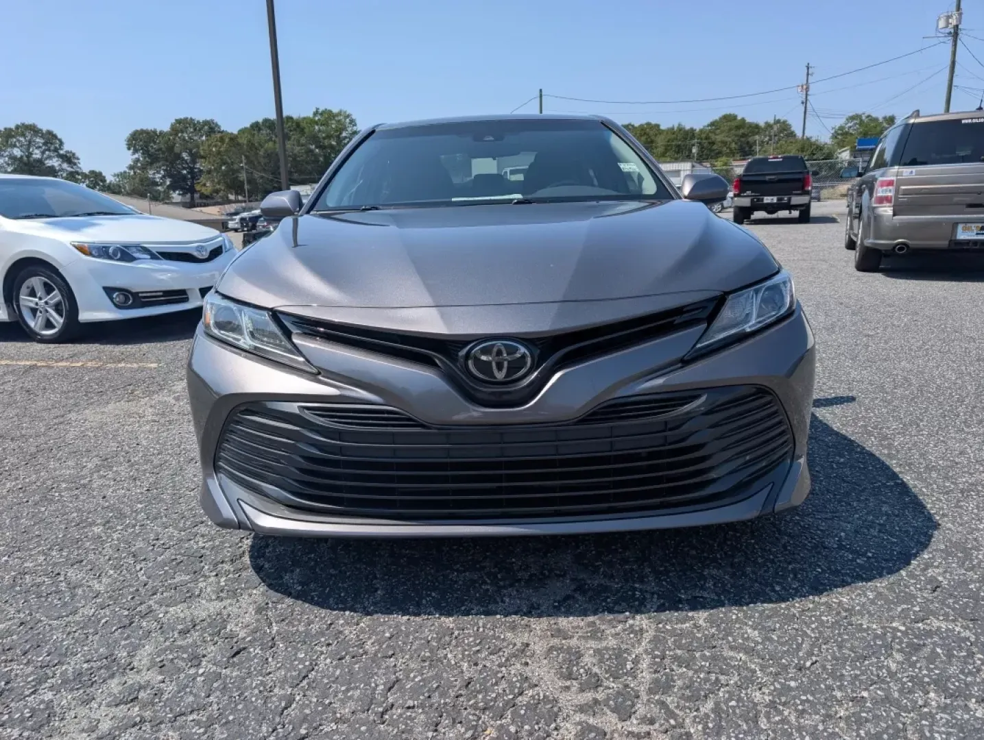 2018 Toyota Camry LE (4T1B11HK9JU) with an Other engine, located at 3959 U.S. 80 W, Phenix City, AL, 36870, (334) 297-4885, 32.469296, -85.135185 - **Experience the Open Road in Style with the 2018 Toyota Camry LE Perfect for Your Daily Adventures!**<br /> <br /> At Gils Auto, located conveniently at 3959 U.S. 80 W, Phenix City, AL 36870, we understand that every day can be an adventure. Whether you're commuting to work, shuttling the kids to - Photo#1