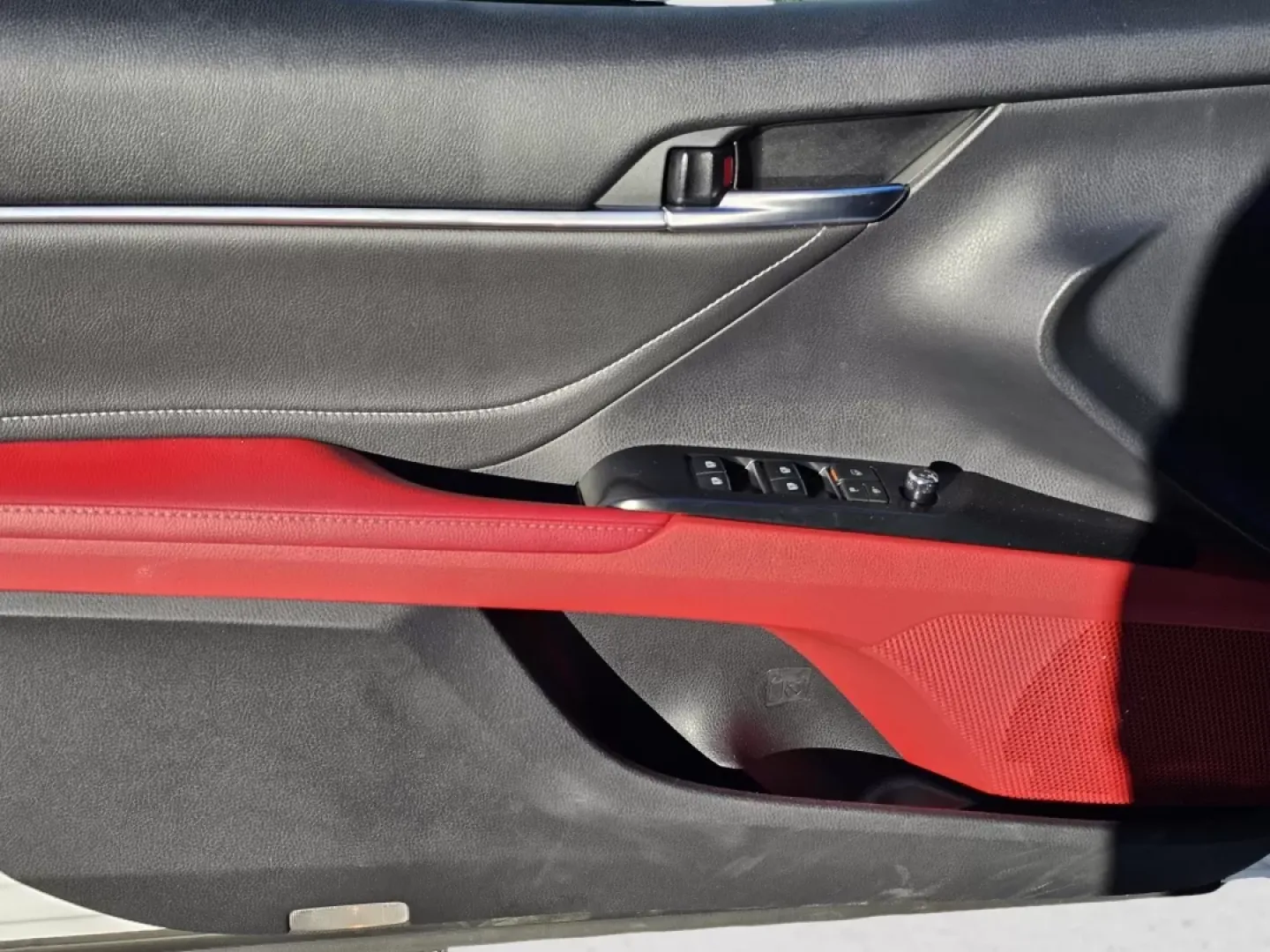 2018 Toyota Camry XSE (4T1B61HK3JU) with an Other engine, located at 7000 Northlake Connector, Columbus, GA, 31904, (706) 987-8085, 32.524975, -84.978134 - ### Elevate Your Daily Drive with the 2018 Toyota Camry XSE at Gils Auto in Phenix City, AL<br /> <br /> If you're searching for a stylish and reliable sedan that effortlessly combines comfort, technology, and performance, look no further than the 2018 Toyota Camry XSE. Perfect for daily commuters, - Photo#8