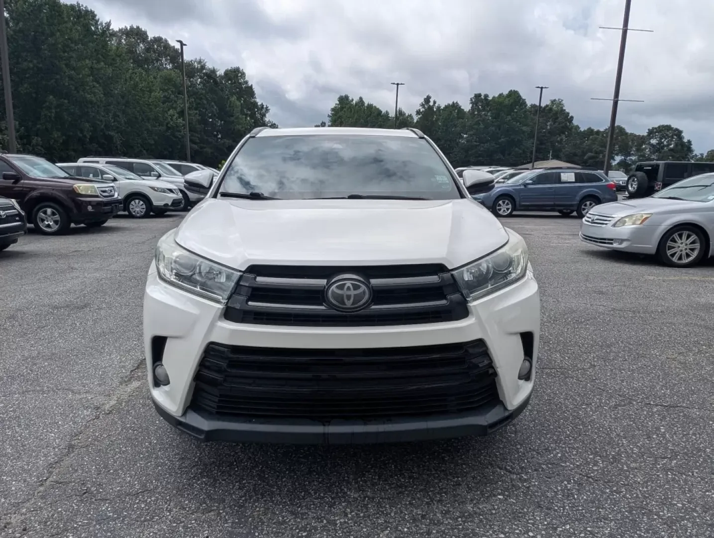 2018 Toyota Highlander (5TDKZRFH0JS) with an Other engine, located at 3959 U.S. 80 W, Phenix City, AL, 36870, (334) 297-4885, 32.469296, -85.135185 - **Experience Unmatched Versatility with the 2018 Toyota Highlander at Gils Auto - Your Buy Here Pay Here Dealership in Phenix City, AL!**<br /> <br /> Are you ready to elevate your family adventures, daily commutes, or weekend getaways? Meet the 2018 Toyota Highlander, the perfect blend of comfort, - Photo#1