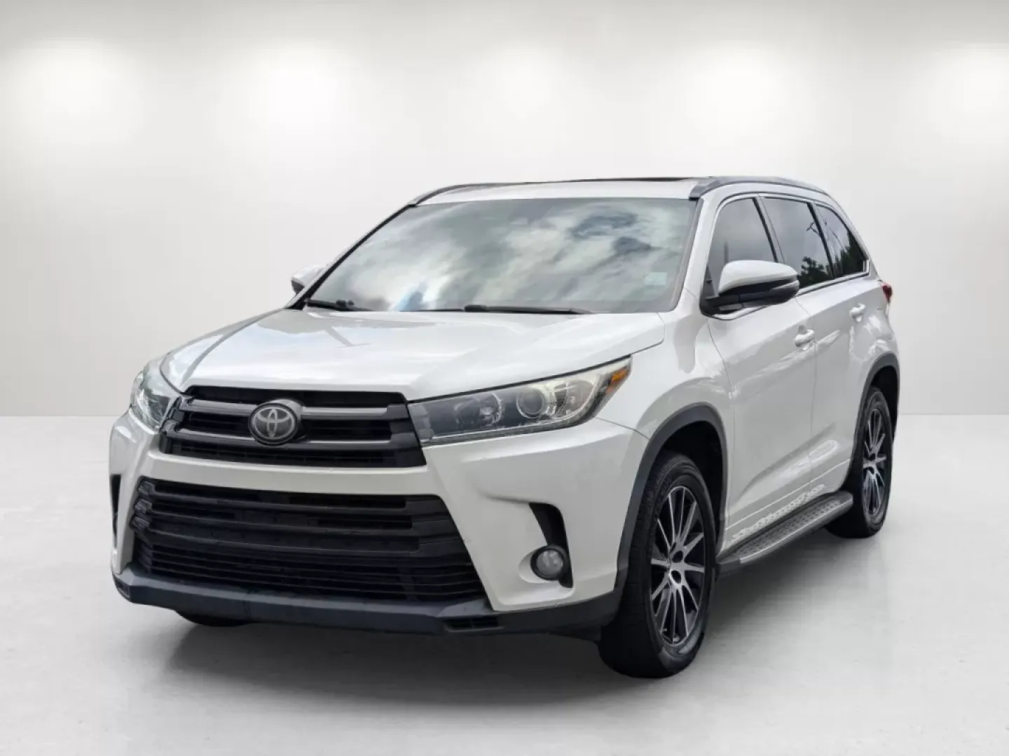 2018 Toyota Highlander (5TDKZRFH0JS) with an Other engine, located at 5115 14th Ave., Columbus, GA, 31904, (706) 323-0345, 32.511494, -84.971046 - **Experience Unmatched Versatility with the 2018 Toyota Highlander at Gils Auto - Your Buy Here Pay Here Dealership in Phenix City, AL!**<br /> <br /> Are you ready to elevate your family adventures, daily commutes, or weekend getaways? Meet the 2018 Toyota Highlander, the perfect blend of comfort, - Photo#1