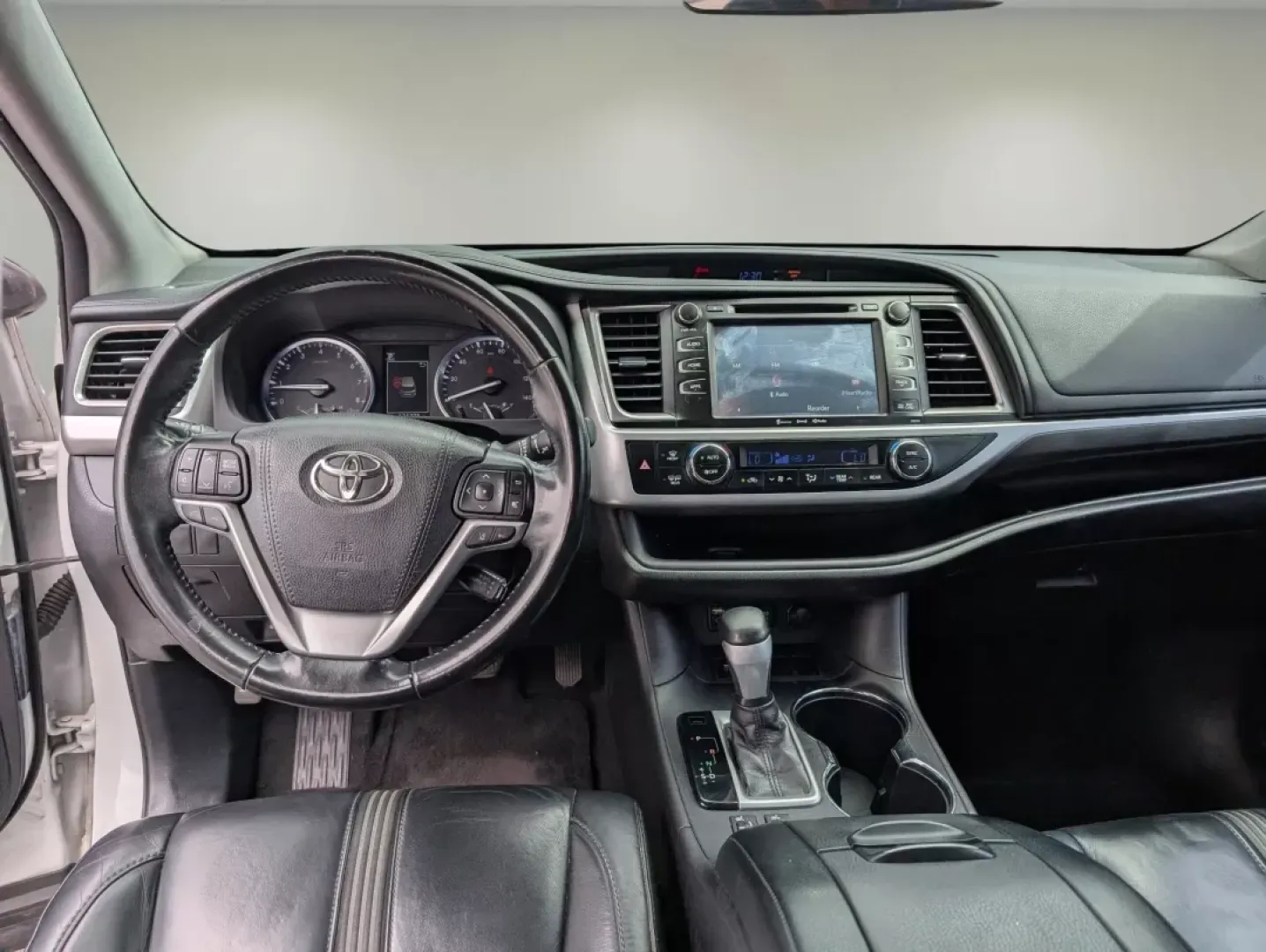 2018 Toyota Highlander (5TDKZRFH0JS) with an Other engine, located at 5115 14th Ave., Columbus, GA, 31904, (706) 323-0345, 32.511494, -84.971046 - **Experience Unmatched Versatility with the 2018 Toyota Highlander at Gils Auto - Your Buy Here Pay Here Dealership in Phenix City, AL!**<br /> <br /> Are you ready to elevate your family adventures, daily commutes, or weekend getaways? Meet the 2018 Toyota Highlander, the perfect blend of comfort, - Photo#13