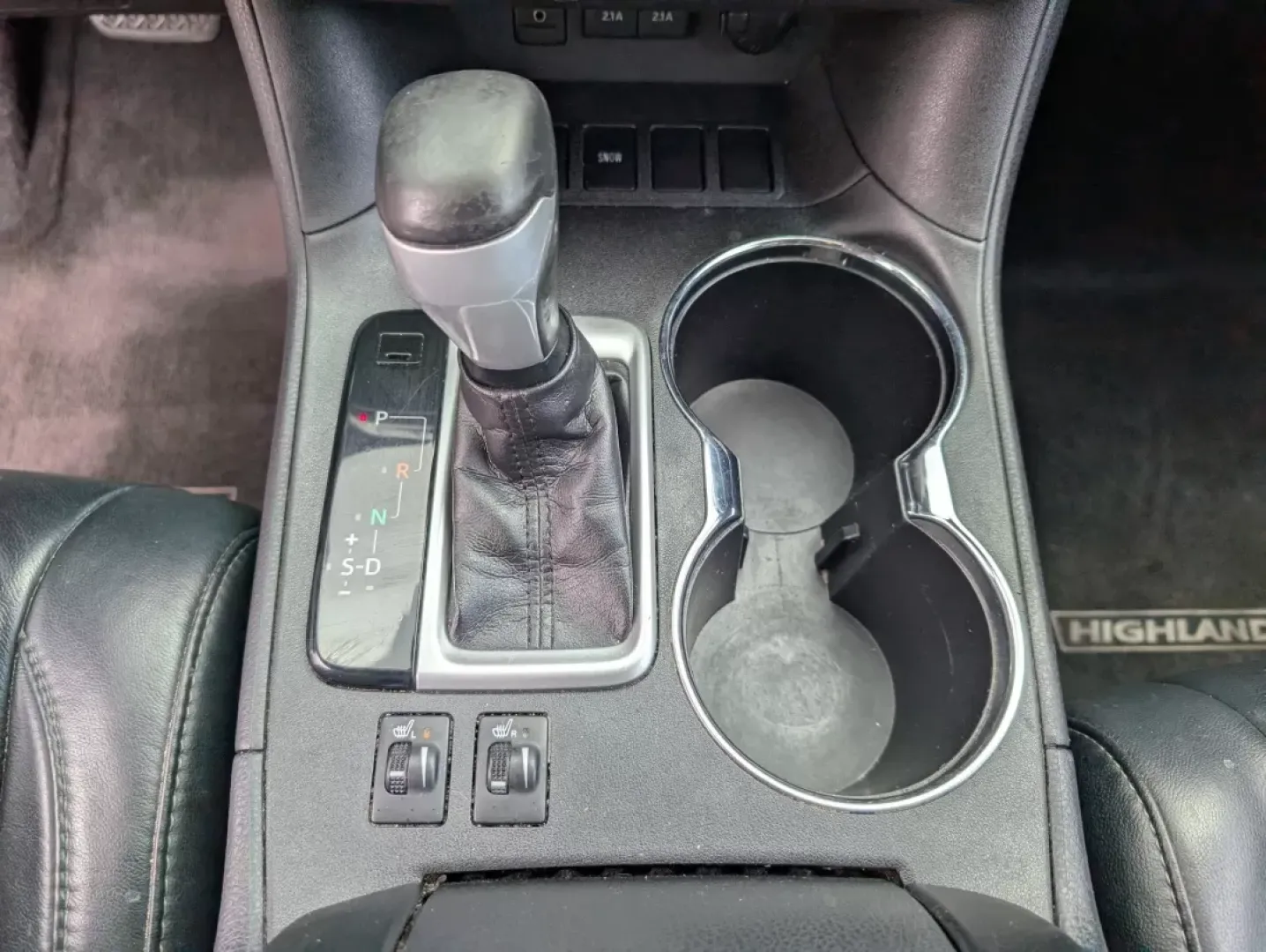 2018 Toyota Highlander (5TDKZRFH0JS) with an Other engine, located at 5115 14th Ave., Columbus, GA, 31904, (706) 323-0345, 32.511494, -84.971046 - **Experience Unmatched Versatility with the 2018 Toyota Highlander at Gils Auto - Your Buy Here Pay Here Dealership in Phenix City, AL!**<br /> <br /> Are you ready to elevate your family adventures, daily commutes, or weekend getaways? Meet the 2018 Toyota Highlander, the perfect blend of comfort, - Photo#14