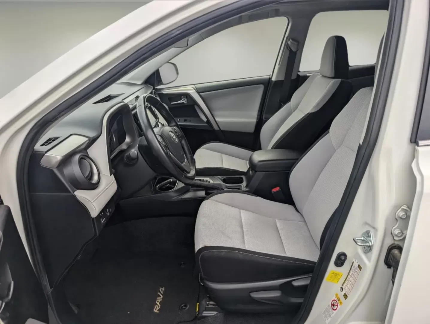 2018 Toyota RAV4 XLE (JTMWFREV7JJ) with an Other engine, located at 7000 Northlake Connector, Columbus, GA, 31904, (706) 987-8085, 32.524975, -84.978134 - **Discover Your Next Adventure with the 2018 Toyota RAV4 at Gils Auto - Phenix City!** <br /> <br /> Are you ready to elevate your lifestyle? Whether you're a busy professional navigating your daily commute, a growing family seeking space and comfort, or an adventurous soul ready for weekend getawa - Photo#9