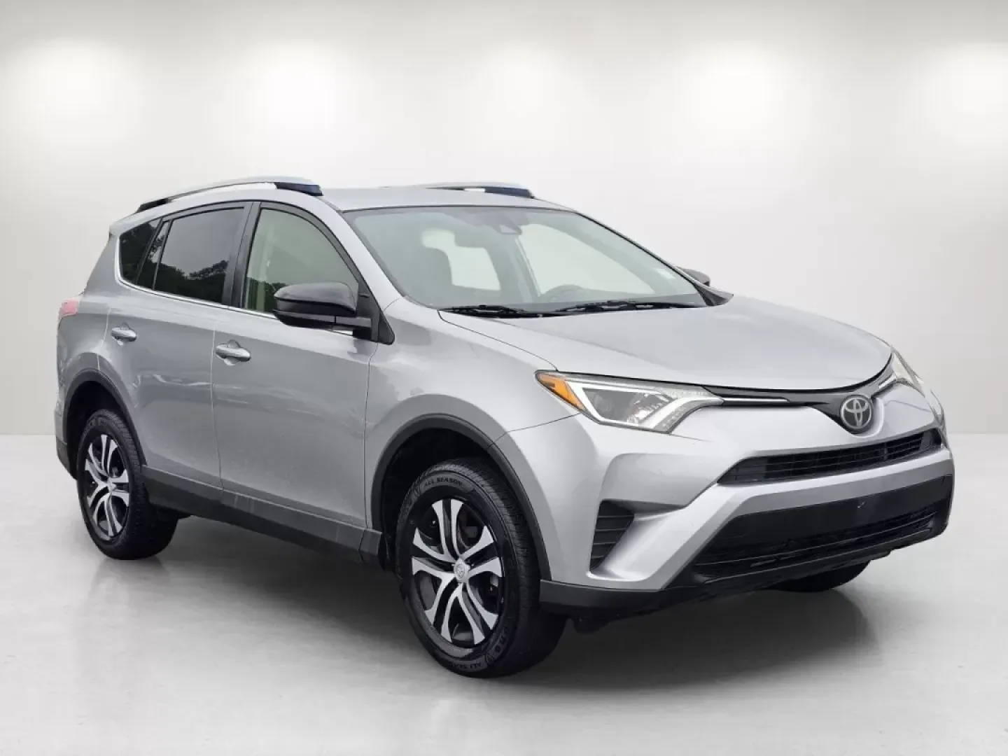 2018 Toyota RAV4 LE (JTMZFREV4JJ) with an Other engine, located at 1430 Gateway Drive, Opelika, AL, 36801, (334) 239-0944, 32.637871, -85.409790 - Adventure awaits with the 2018 Toyota RAV4 LE, a versatile SUV that's perfect for your active lifestyle. Whether you're planning weekend getaways, daily commutes, or family road trips, this vehicle is engineered to meet your needs and exceed your expectations. At Gils Auto in Phenix City, AL, we pro - Photo#2