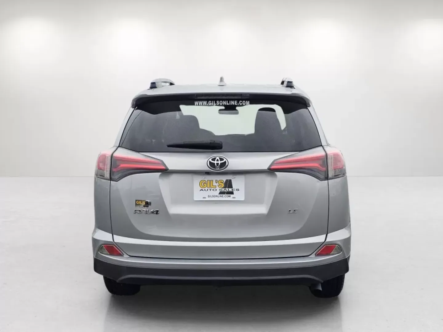 2018 Toyota RAV4 LE (JTMZFREV4JJ) with an Other engine, located at 1430 Gateway Drive, Opelika, AL, 36801, (334) 239-0944, 32.637871, -85.409790 - Adventure awaits with the 2018 Toyota RAV4 LE, a versatile SUV that's perfect for your active lifestyle. Whether you're planning weekend getaways, daily commutes, or family road trips, this vehicle is engineered to meet your needs and exceed your expectations. At Gils Auto in Phenix City, AL, we pro - Photo#5