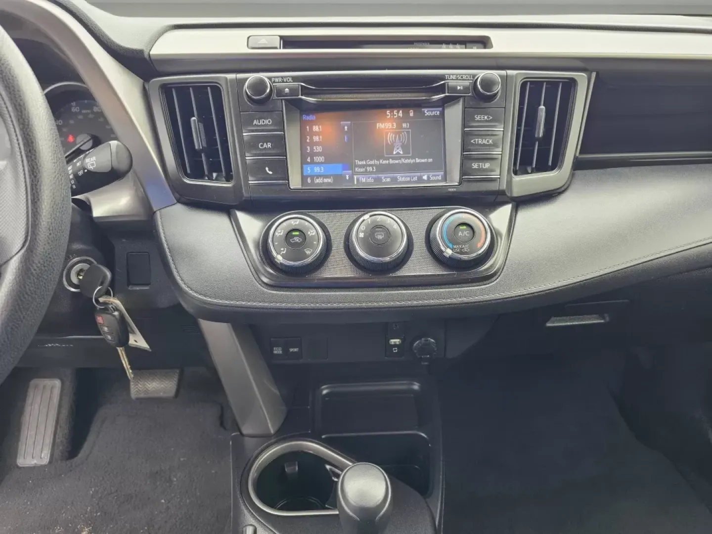 2018 Toyota RAV4 LE (JTMZFREV4JJ) with an Other engine, located at 1430 Gateway Drive, Opelika, AL, 36801, (334) 239-0944, 32.637871, -85.409790 - Adventure awaits with the 2018 Toyota RAV4 LE, a versatile SUV that's perfect for your active lifestyle. Whether you're planning weekend getaways, daily commutes, or family road trips, this vehicle is engineered to meet your needs and exceed your expectations. At Gils Auto in Phenix City, AL, we pro - Photo#11