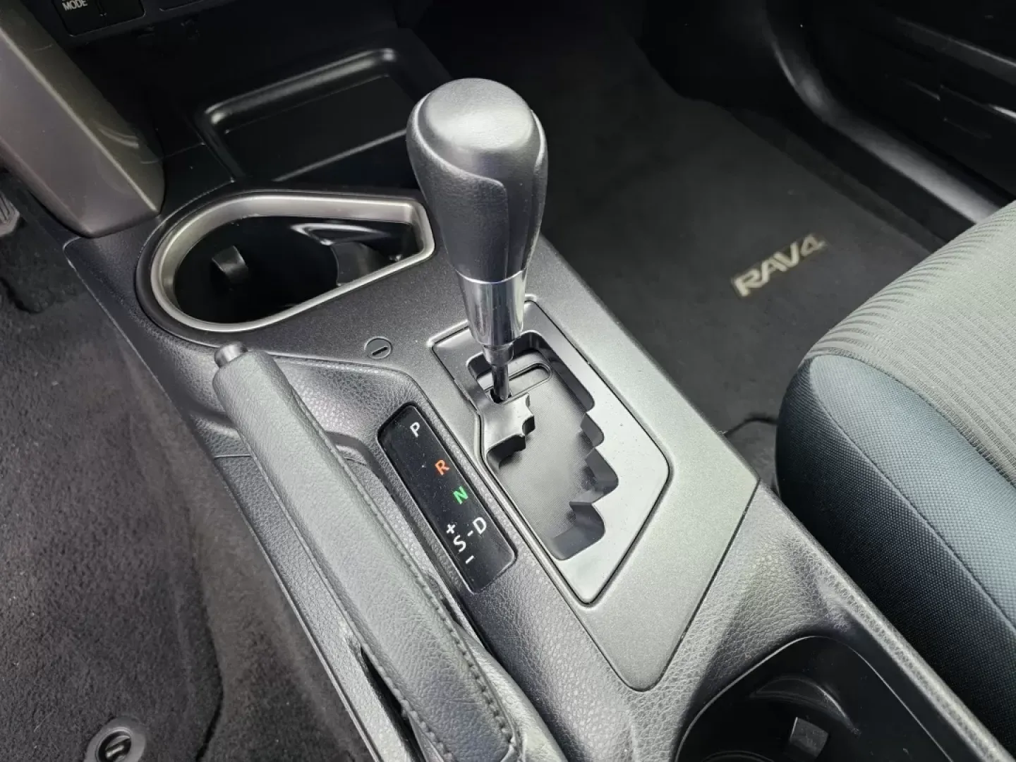 2018 Toyota RAV4 LE (JTMZFREV4JJ) with an Other engine, located at 1430 Gateway Drive, Opelika, AL, 36801, (334) 239-0944, 32.637871, -85.409790 - Adventure awaits with the 2018 Toyota RAV4 LE, a versatile SUV that's perfect for your active lifestyle. Whether you're planning weekend getaways, daily commutes, or family road trips, this vehicle is engineered to meet your needs and exceed your expectations. At Gils Auto in Phenix City, AL, we pro - Photo#12