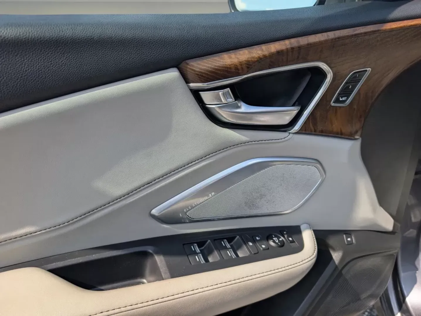 2019 Acura RDX w/Advance Pkg (5J8TC2H72KL) with an Other engine, located at 3959 U.S. 80 W, Phenix City, AL, 36870, (334) 297-4885, 32.469296, -85.135185 - Are you ready to elevate your driving experience? Imagine gliding through the scenic roads of Phenix City, AL, in a stylish 2019 Acura RDX with the Advance Package. This luxurious sport utility vehicle (SUV) is not just a mode of transportation; it's an invitation to indulge in life's adventures, wh - Photo#8