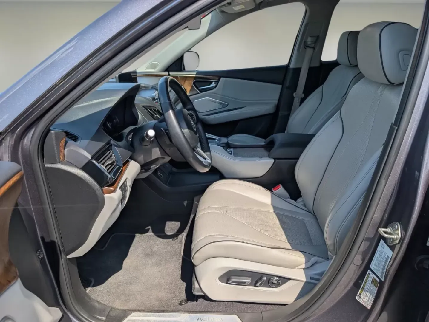 2019 Acura RDX w/Advance Pkg (5J8TC2H72KL) with an Other engine, located at 3959 U.S. 80 W, Phenix City, AL, 36870, (334) 297-4885, 32.469296, -85.135185 - Are you ready to elevate your driving experience? Imagine gliding through the scenic roads of Phenix City, AL, in a stylish 2019 Acura RDX with the Advance Package. This luxurious sport utility vehicle (SUV) is not just a mode of transportation; it's an invitation to indulge in life's adventures, wh - Photo#9