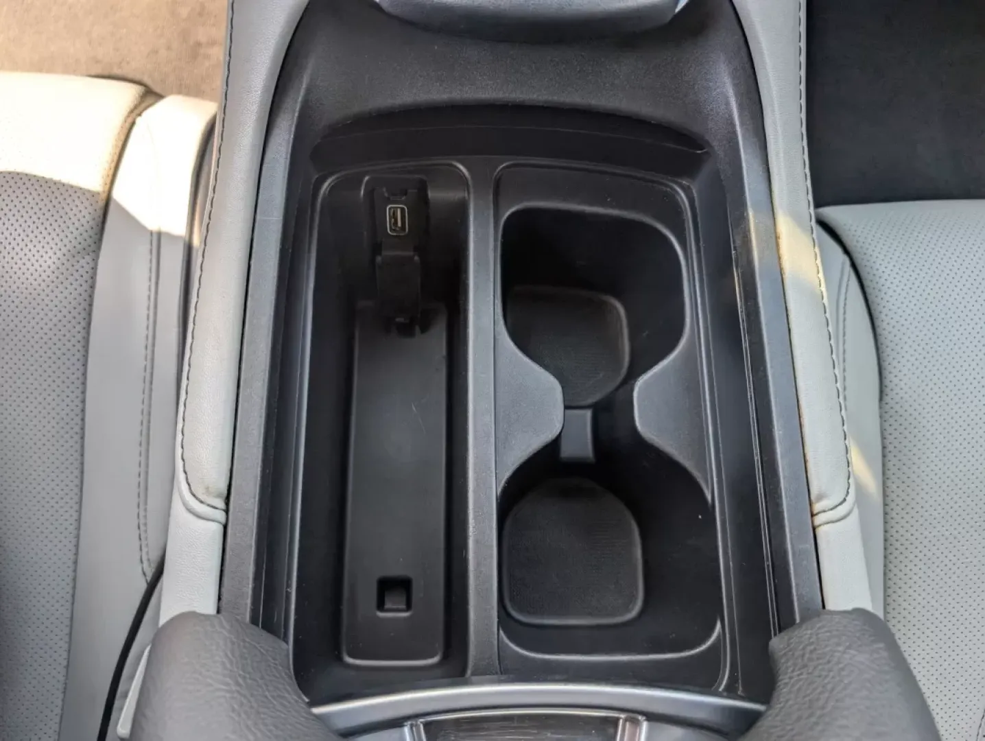 2019 Acura RDX w/Advance Pkg (5J8TC2H72KL) with an Other engine, located at 3959 U.S. 80 W, Phenix City, AL, 36870, (334) 297-4885, 32.469296, -85.135185 - Are you ready to elevate your driving experience? Imagine gliding through the scenic roads of Phenix City, AL, in a stylish 2019 Acura RDX with the Advance Package. This luxurious sport utility vehicle (SUV) is not just a mode of transportation; it's an invitation to indulge in life's adventures, wh - Photo#14