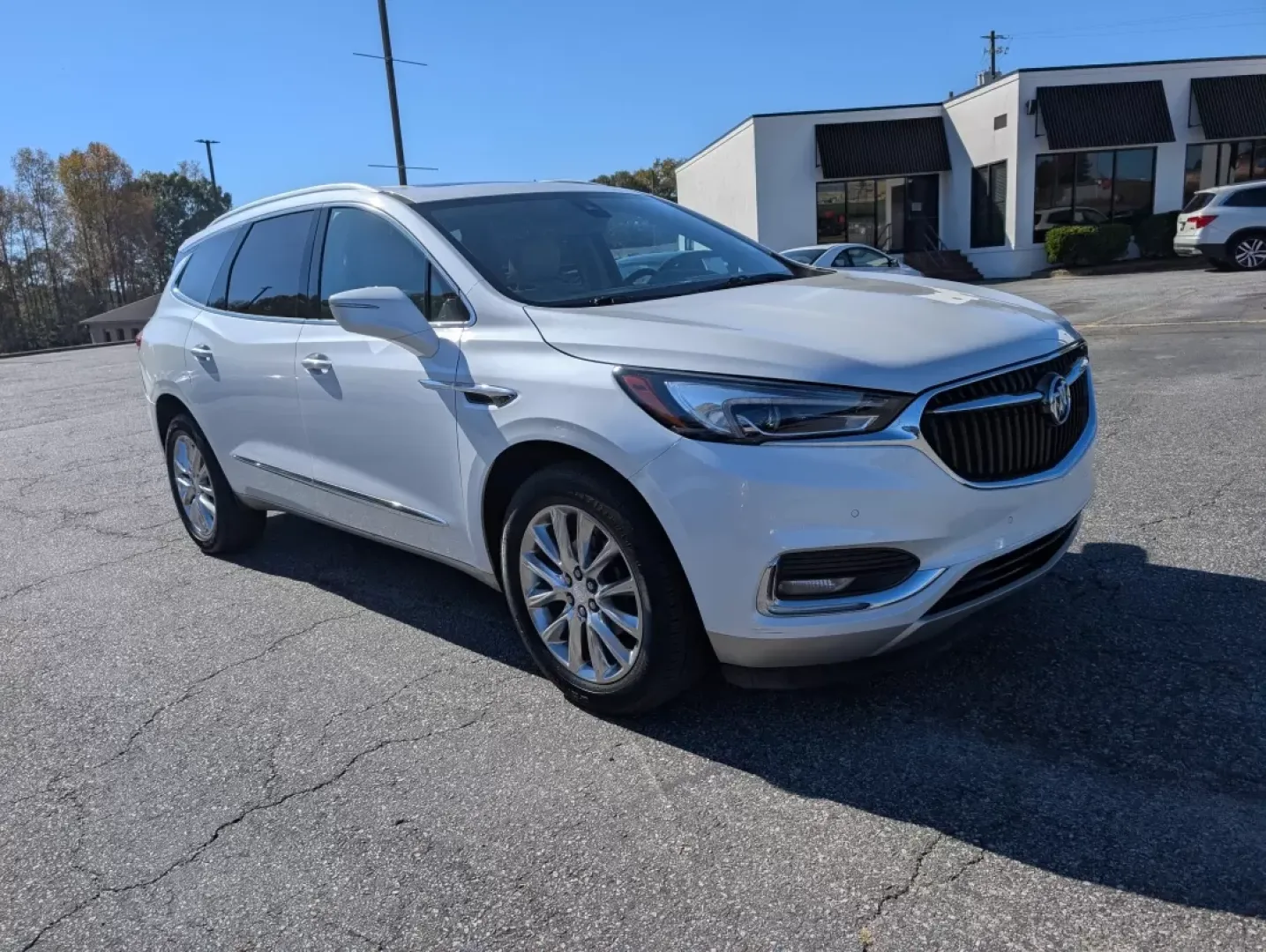 2019 /Shale Buick Enclave Premium (5GAERCKW1KJ) with an Other engine, located at 3959 U.S. 80 W, Phenix City, AL, 36870, (334) 297-4885, 32.469296, -85.135185 - **Experience Luxurious Family Adventures with the 2019 Buick Enclave Premium at Gils Auto, Phenix City, AL!**<br /> <br /> Are you ready to elevate your family outings or weekday commutes? The 2019 Buick Enclave Premium is an excellent choice if you're searching for a spacious, comfortable, and feat - Photo#2