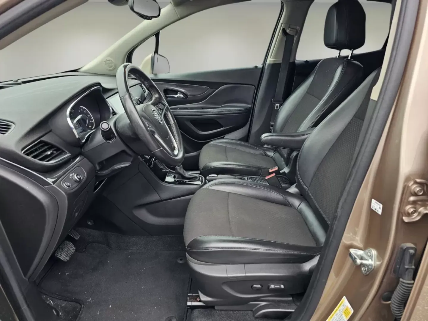 2019 /Ebony Buick Encore Preferred (KL4CJASB1KB) with an Other engine, located at 5115 14th Ave., Columbus, GA, 31904, (706) 323-0345, 32.511494, -84.971046 - Elevate your daily drive and embrace the freedom of the open road with the 2019 Buick Encore Preferred, available now at Gils Auto, your trusted Buy Here Pay Here dealership in Phenix City, AL. Nestled conveniently at 3959 U.S. 80 W, we specialize in providing vehicles that cater to a variety of lif - Photo#9