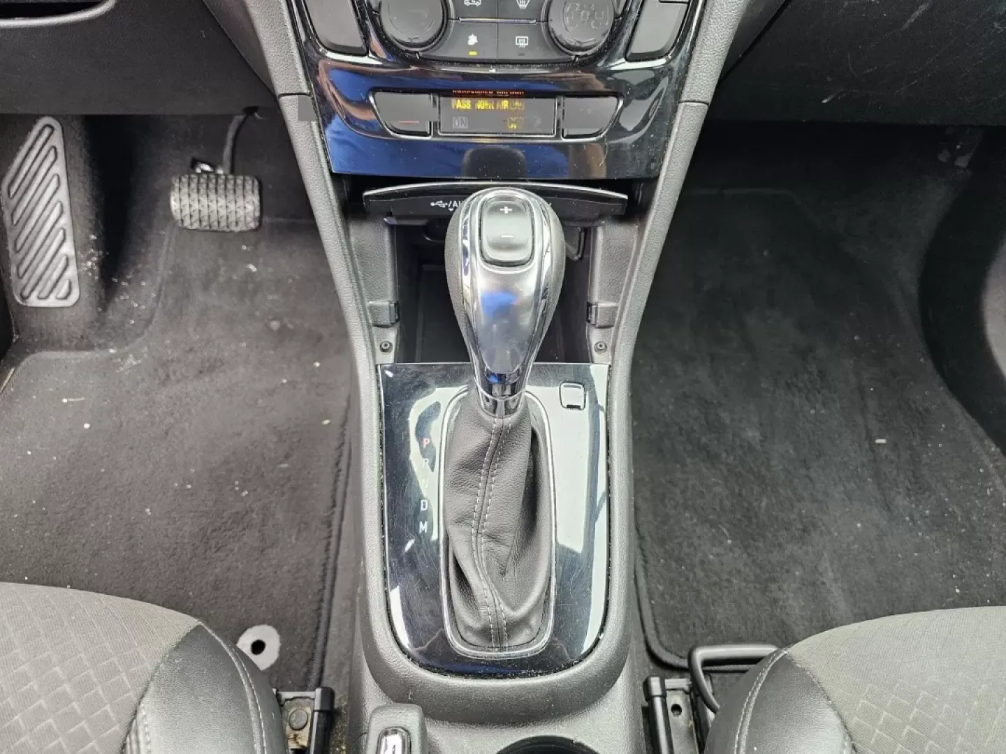 2019 /Ebony Buick Encore Preferred (KL4CJASB1KB) with an Other engine, located at 5115 14th Ave., Columbus, GA, 31904, (706) 323-0345, 32.511494, -84.971046 - Elevate your daily drive and embrace the freedom of the open road with the 2019 Buick Encore Preferred, available now at Gils Auto, your trusted Buy Here Pay Here dealership in Phenix City, AL. Nestled conveniently at 3959 U.S. 80 W, we specialize in providing vehicles that cater to a variety of lif - Photo#12