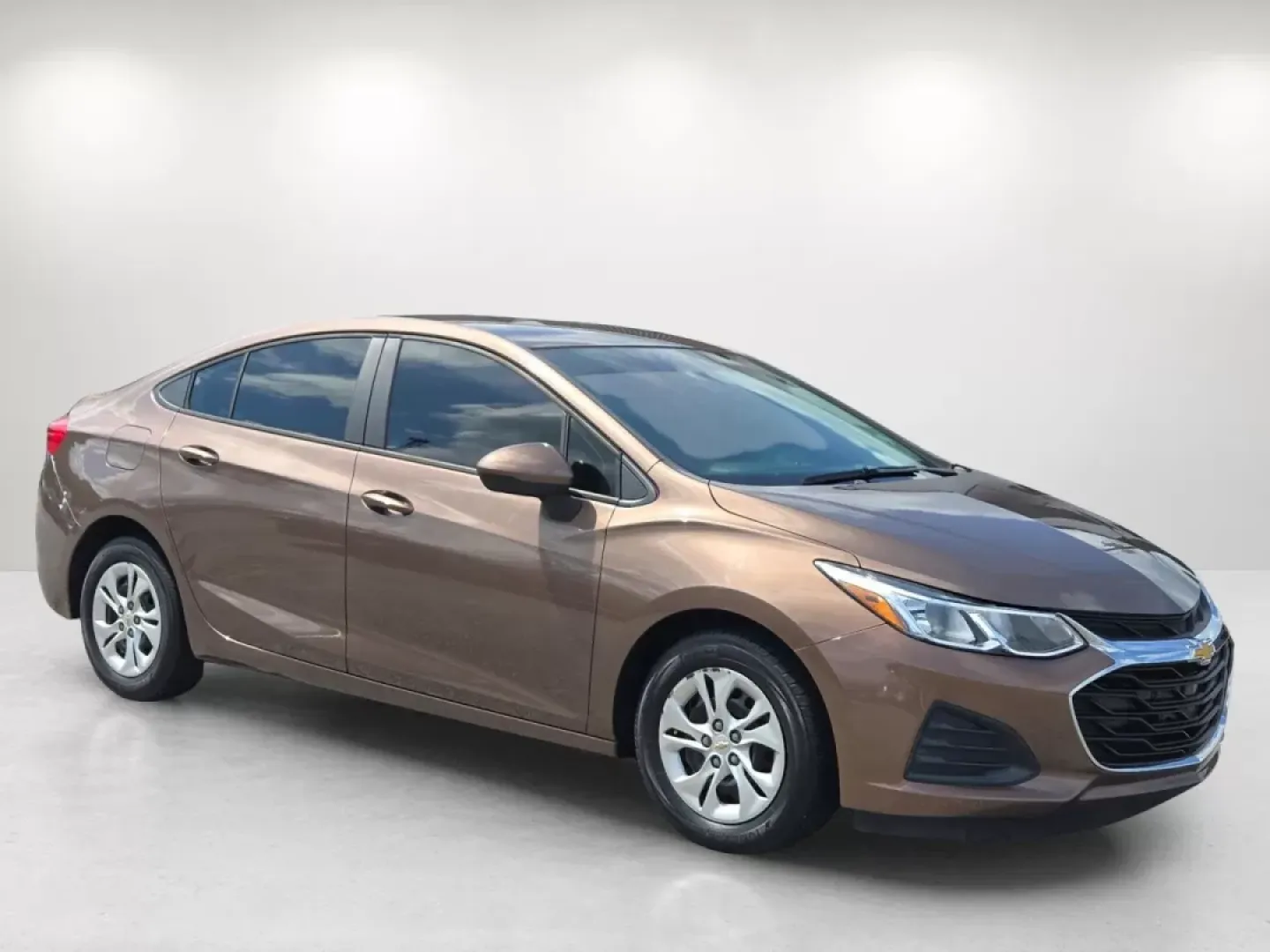 2019 /Jet Black/Galvanized Chevrolet Cruze LS (1G1BC5SMXK7) with an Other engine, located at 1430 Gateway Drive, Opelika, AL, 36801, (334) 239-0944, 32.637871, -85.409790 - **Discover Your Perfect Commuter with the 2019 Chevrolet Cruze at Gils Auto - Phenix City**<br /> <br /> Are you searching for a reliable, fuel-efficient vehicle that fits seamlessly into your daily routine? Look no further than the sleek and stylish 2019 Chevrolet Cruze, perfect for those long comm - Photo#2