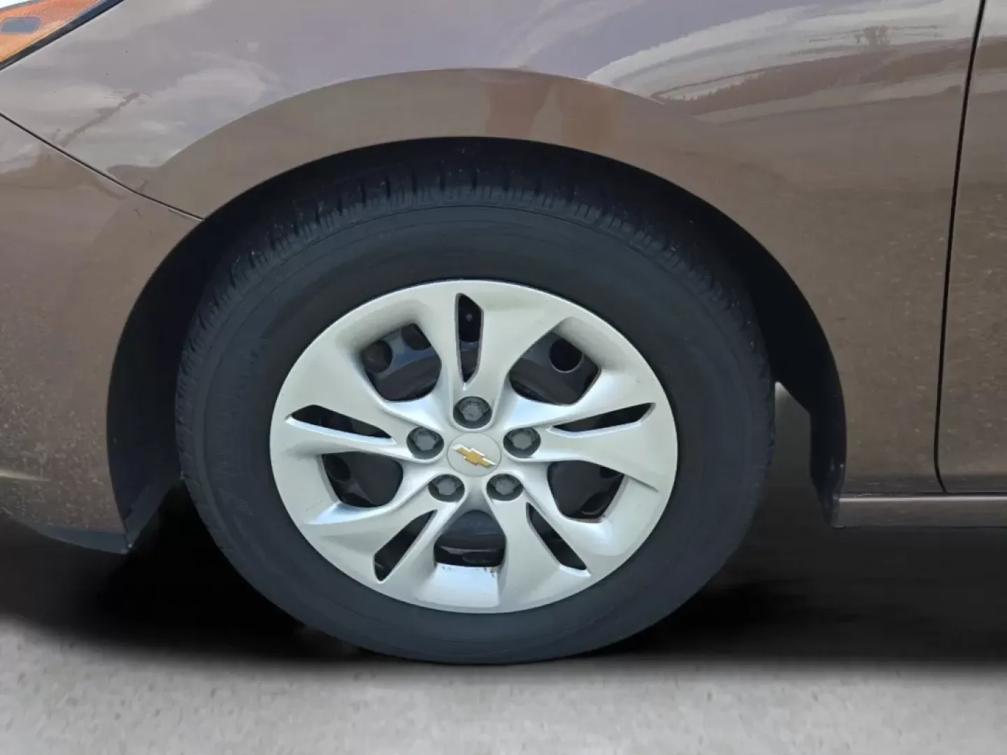 2019 /Jet Black/Galvanized Chevrolet Cruze LS (1G1BC5SMXK7) with an Other engine, located at 1430 Gateway Drive, Opelika, AL, 36801, (334) 239-0944, 32.637871, -85.409790 - **Discover Your Perfect Commuter with the 2019 Chevrolet Cruze at Gils Auto - Phenix City**<br /> <br /> Are you searching for a reliable, fuel-efficient vehicle that fits seamlessly into your daily routine? Look no further than the sleek and stylish 2019 Chevrolet Cruze, perfect for those long comm - Photo#8