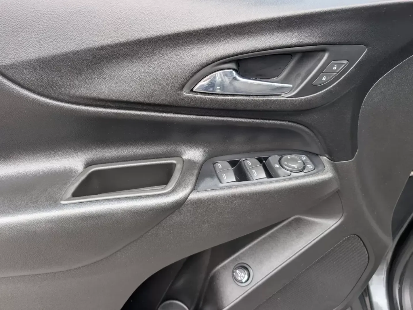 2019 /Jet Black/Cinnamon Chevrolet Equinox LT (3GNAXKEV2KS) with an Other engine, located at 3959 U.S. 80 W, Phenix City, AL, 36870, (334) 297-4885, 32.469296, -85.135185 - **Explore New Horizons with the 2019 Chevrolet Equinox LT A Perfect Family SUV!**<br /> <br /> Are you on the hunt for a versatile vehicle that seamlessly blends style, comfort, and technology? Look no further! The 2019 Chevrolet Equinox LT is designed for families, commuters, and adventurers alike - Photo#9