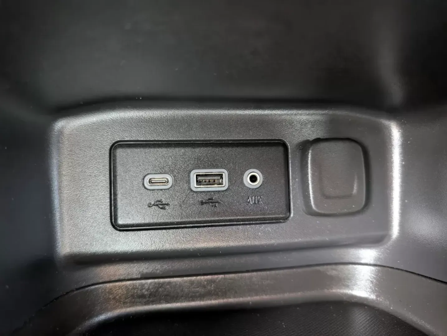 2019 /Jet Black/Cinnamon Chevrolet Equinox LT (3GNAXKEV2KS) with an Other engine, located at 3959 U.S. 80 W, Phenix City, AL, 36870, (334) 297-4885, 32.469296, -85.135185 - **Explore New Horizons with the 2019 Chevrolet Equinox LT A Perfect Family SUV!**<br /> <br /> Are you on the hunt for a versatile vehicle that seamlessly blends style, comfort, and technology? Look no further! The 2019 Chevrolet Equinox LT is designed for families, commuters, and adventurers alike - Photo#15