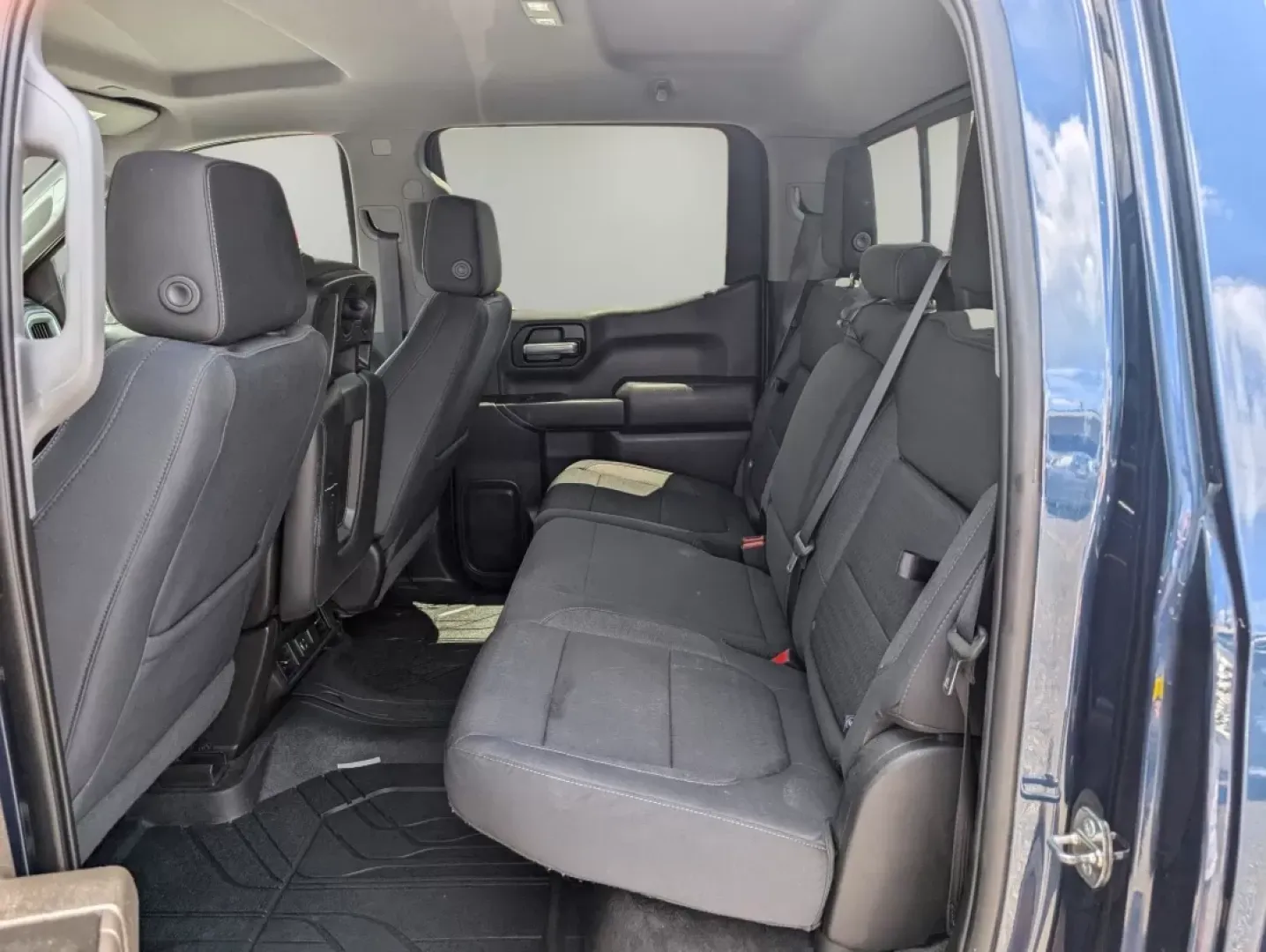 2019 /Jet Black Chevrolet Silverado 1500 LT (3GCUYDED8KG) with an Other engine, located at 5115 14th Ave., Columbus, GA, 31904, (706) 323-0345, 32.511494, -84.971046 - Discover the thrill of adventure with this 2019 Chevrolet Silverado 1500 LT, a pickup truck designed for those who crave both ruggedness and comfort, perfect for weekend getaways or daily commuting in Phenix City, AL. Whether you're a growing family needing extra space or a weekend warrior ready for - Photo#10