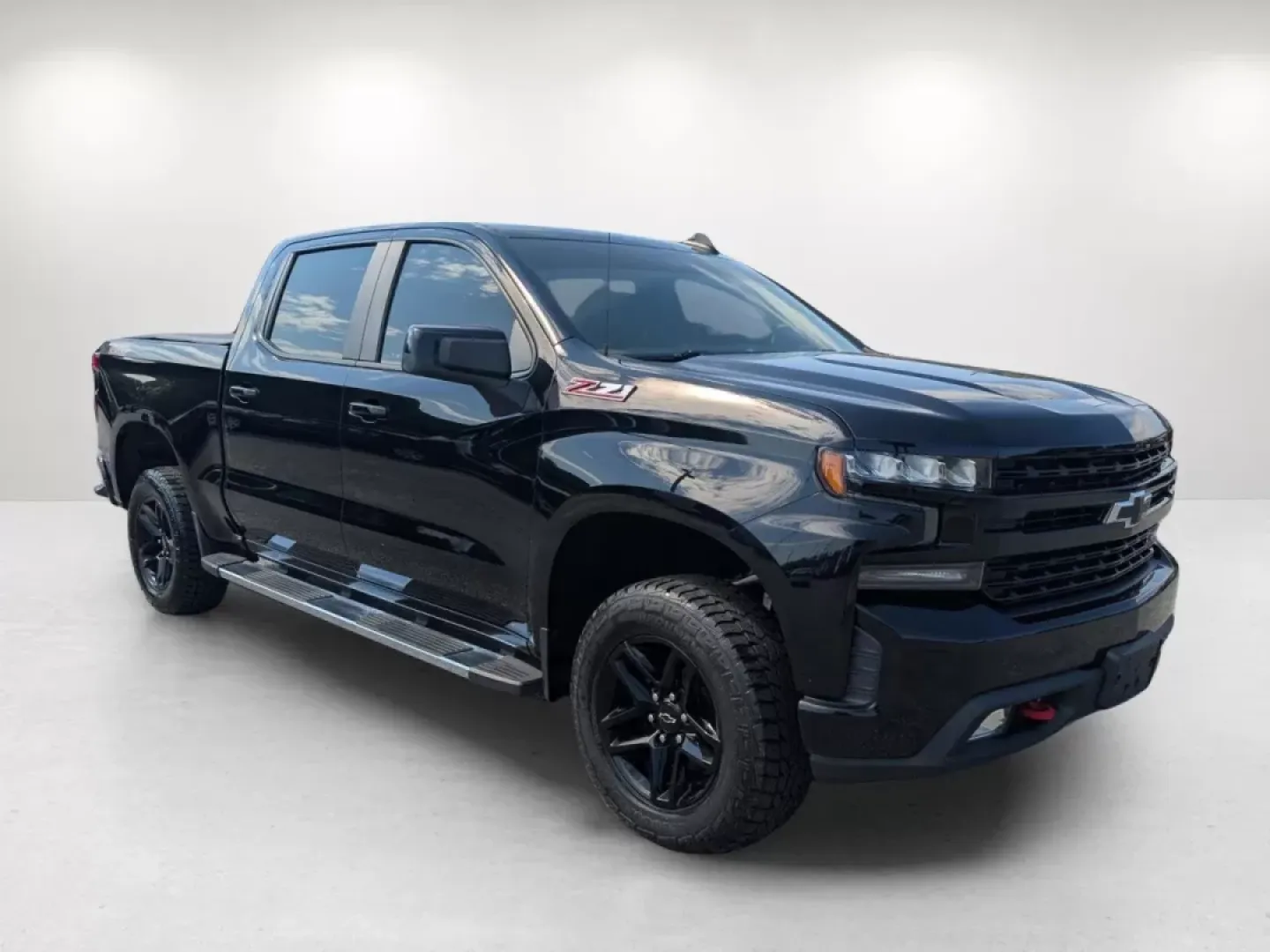 2019 /Jet Black Chevrolet Silverado 1500 LT Trail Boss (1GCPYFED5KZ) with an Other engine, located at 1430 Gateway Drive, Opelika, AL, 36801, (334) 239-0944, 32.637871, -85.409790 - **Adventure Awaits with the 2019 Chevrolet Silverado 1500 LT Trail Boss! Perfect for Weekend Warriors and Family Road Trips!**<br /> <br /> Looking for the ultimate pickup that combines rugged capability with modern comforts? Look no further than the 2019 Chevrolet Silverado 1500 LT Trail Boss, avai - Photo#2