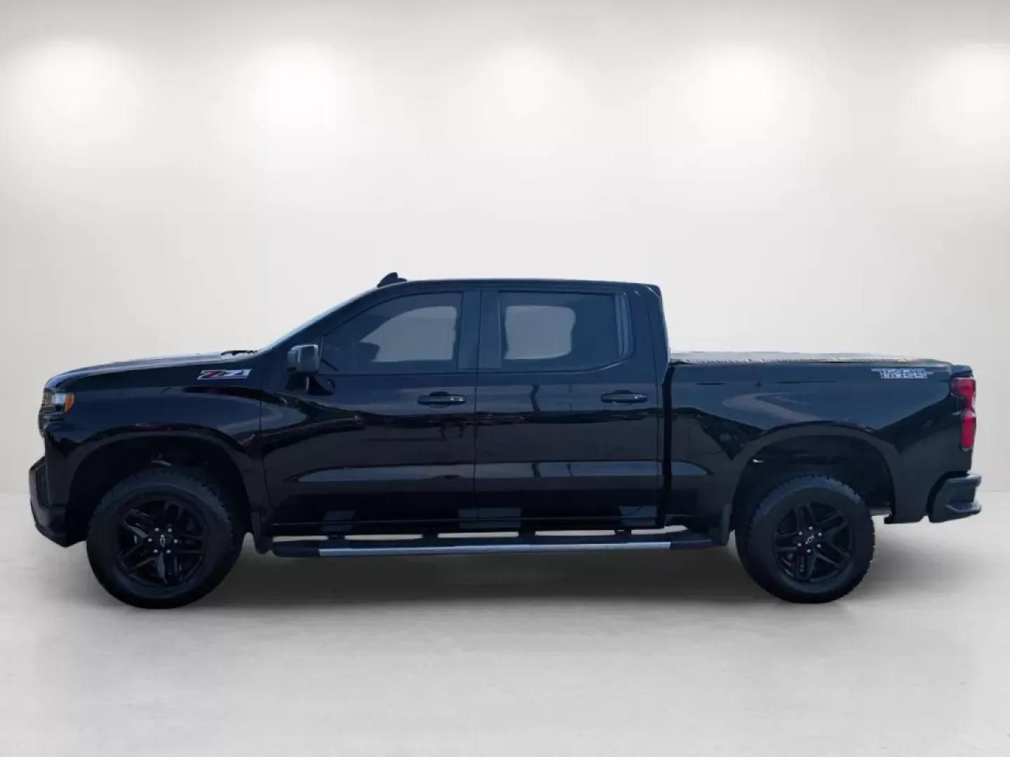 2019 /Jet Black Chevrolet Silverado 1500 LT Trail Boss (1GCPYFED5KZ) with an Other engine, located at 1430 Gateway Drive, Opelika, AL, 36801, (334) 239-0944, 32.637871, -85.409790 - **Adventure Awaits with the 2019 Chevrolet Silverado 1500 LT Trail Boss! Perfect for Weekend Warriors and Family Road Trips!**<br /> <br /> Looking for the ultimate pickup that combines rugged capability with modern comforts? Look no further than the 2019 Chevrolet Silverado 1500 LT Trail Boss, avai - Photo#7