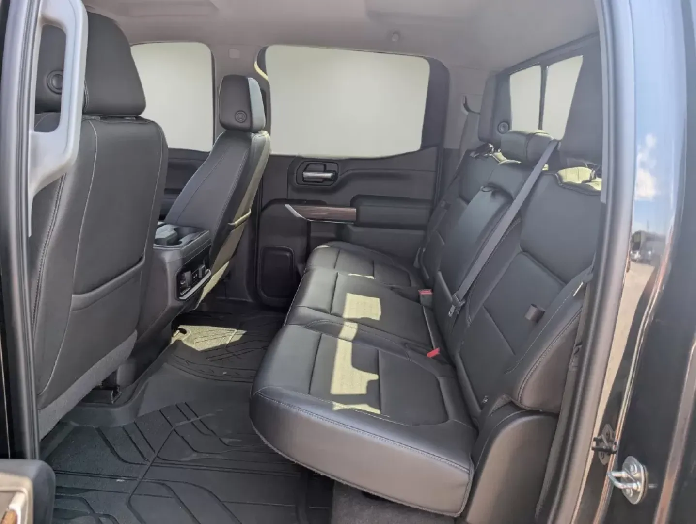 2019 /Jet Black Chevrolet Silverado 1500 LT Trail Boss (1GCPYFED5KZ) with an Other engine, located at 1430 Gateway Drive, Opelika, AL, 36801, (334) 239-0944, 32.637871, -85.409790 - **Adventure Awaits with the 2019 Chevrolet Silverado 1500 LT Trail Boss! Perfect for Weekend Warriors and Family Road Trips!**<br /> <br /> Looking for the ultimate pickup that combines rugged capability with modern comforts? Look no further than the 2019 Chevrolet Silverado 1500 LT Trail Boss, avai - Photo#10