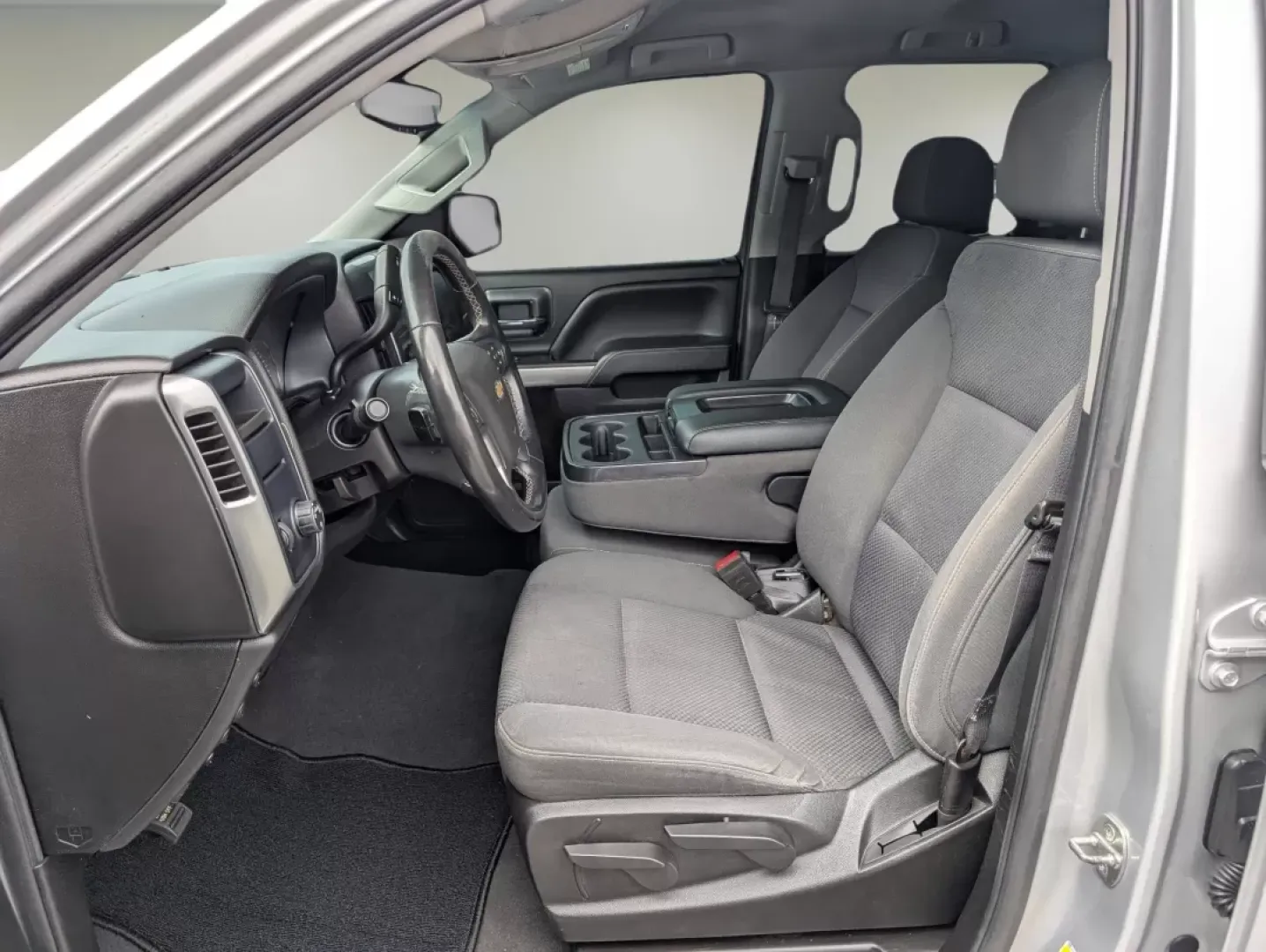 2019 /Jet Black Chevrolet Silverado 1500 LD LT (2GCRCPEC7K1) with an Other engine, located at 1430 Gateway Drive, Opelika, AL, 36801, (334) 239-0944, 32.637871, -85.409790 - **Unleash Adventure with the 2019 Chevrolet Silverado 1500 LD at Gils Auto - Phenix City, AL**<br /> <br /> Are you ready to elevate your driving experience? Whether you're hauling tools for a weekend project, heading off on a family road trip, or navigating daily commutes, the 2019 Chevrolet Silver - Photo#9