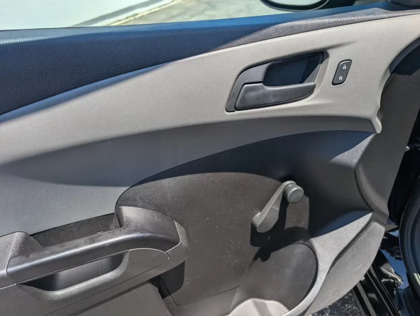 2019 /Jet Black/Dark Titanium Chevrolet Sonic LT (1G1JG6SB9K4) with an Other engine, located at 5115 14th Ave., Columbus, GA, 31904, (706) 323-0345, 32.511494, -84.971046 - **Discover Your Perfect Companion for Daily Adventures: The 2019 Chevrolet Sonic LT Hatchback at Gils Auto!**<br /> <br /> Looking for a versatile and stylish hatchback that fits seamlessly into your busy lifestyle? The 2019 Chevrolet Sonic LT is your answer! Perfect for urban commuters, families on - Photo#7