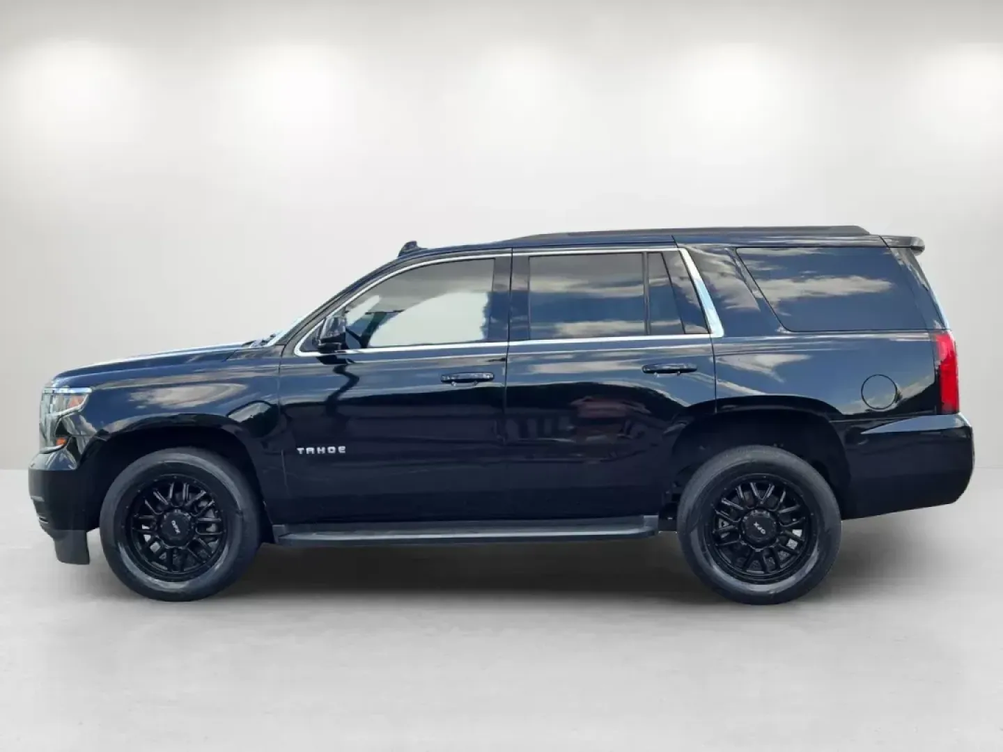 2019 /Jet Black Chevrolet Tahoe LS (1GNSCAKC7KR) with an Other engine, located at 7000 Northlake Connector, Columbus, GA, 31904, (706) 987-8085, 32.524975, -84.978134 - **Discover the Perfect Family Adventure Vehicle: 2019 Chevrolet Tahoe LS at Gils Auto - Columbus #2!**<br /> <br /> Are you searching for a spacious, versatile SUV that can handle everything from school runs to weekend getaways? Look no further than the 2019 Chevrolet Tahoe LS, available now at Gils - Photo#7