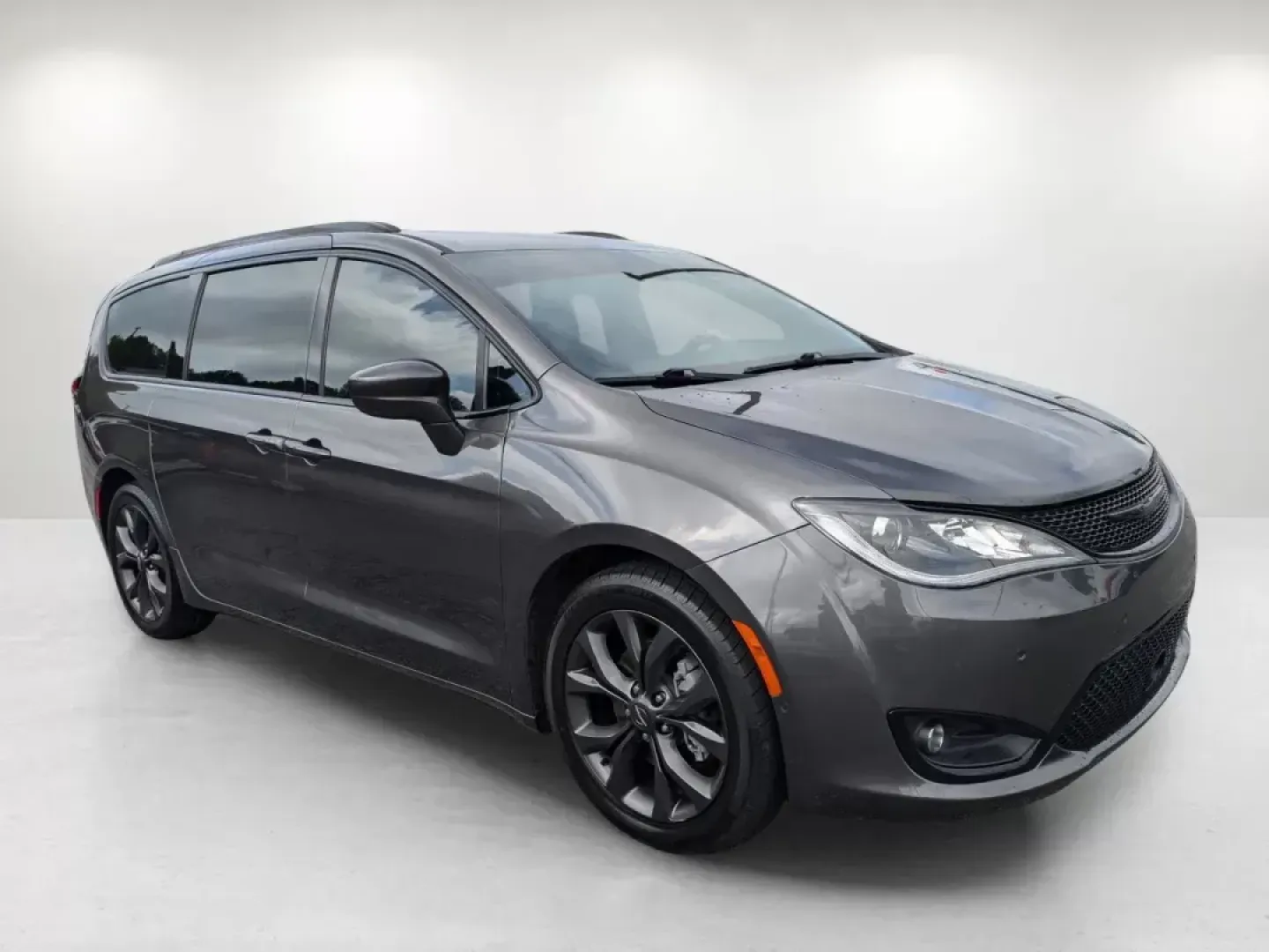 2019 /Black/Black/Black Chrysler Pacifica Touring Plus (2C4RC1FG7KR) with an Regular Unleaded V-6 3.6 L/220 engine, 9-Speed Automatic w/OD transmission, located at 3959 U.S. 80 W, Phenix City, AL, 36870, (334) 297-4885, 32.469296, -85.135185 - 2019 Chrysler Pacifica Touring Plus - Photo#3