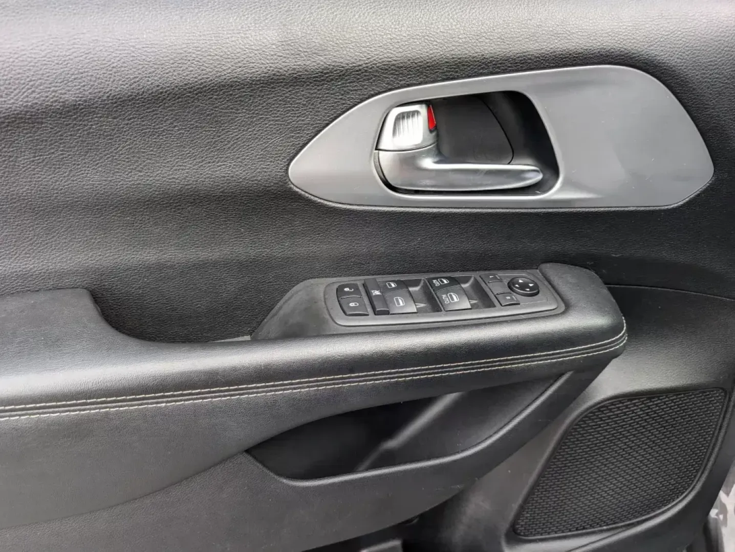 2019 /Black/Black/Black Chrysler Pacifica Touring Plus (2C4RC1FG7KR) with an Regular Unleaded V-6 3.6 L/220 engine, 9-Speed Automatic w/OD transmission, located at 3959 U.S. 80 W, Phenix City, AL, 36870, (334) 297-4885, 32.469296, -85.135185 - 2019 Chrysler Pacifica Touring Plus - Photo#9