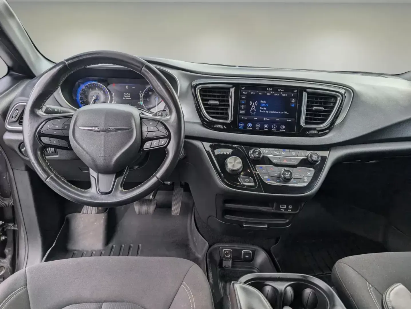 2019 /Black/Black/Black Chrysler Pacifica Touring Plus (2C4RC1FG7KR) with an Regular Unleaded V-6 3.6 L/220 engine, 9-Speed Automatic w/OD transmission, located at 3959 U.S. 80 W, Phenix City, AL, 36870, (334) 297-4885, 32.469296, -85.135185 - 2019 Chrysler Pacifica Touring Plus - Photo#13