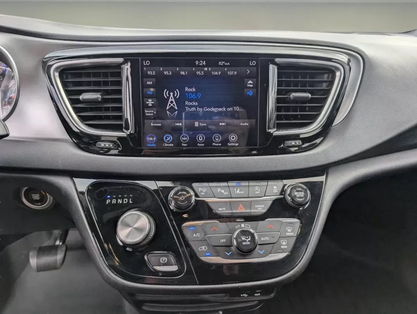 2019 /Black/Black/Black Chrysler Pacifica Touring Plus (2C4RC1FG7KR) with an Regular Unleaded V-6 3.6 L/220 engine, 9-Speed Automatic w/OD transmission, located at 3959 U.S. 80 W, Phenix City, AL, 36870, (334) 297-4885, 32.469296, -85.135185 - 2019 Chrysler Pacifica Touring Plus - Photo#16