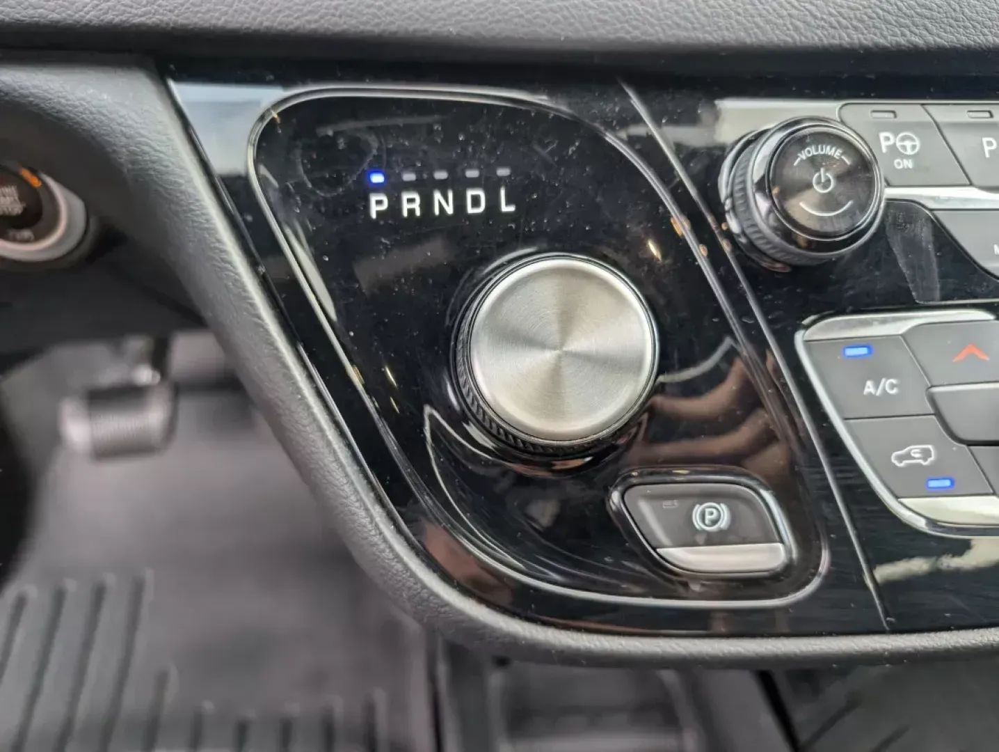 2019 /Black/Black/Black Chrysler Pacifica Touring Plus (2C4RC1FG7KR) with an Regular Unleaded V-6 3.6 L/220 engine, 9-Speed Automatic w/OD transmission, located at 3959 U.S. 80 W, Phenix City, AL, 36870, (334) 297-4885, 32.469296, -85.135185 - 2019 Chrysler Pacifica Touring Plus - Photo#17