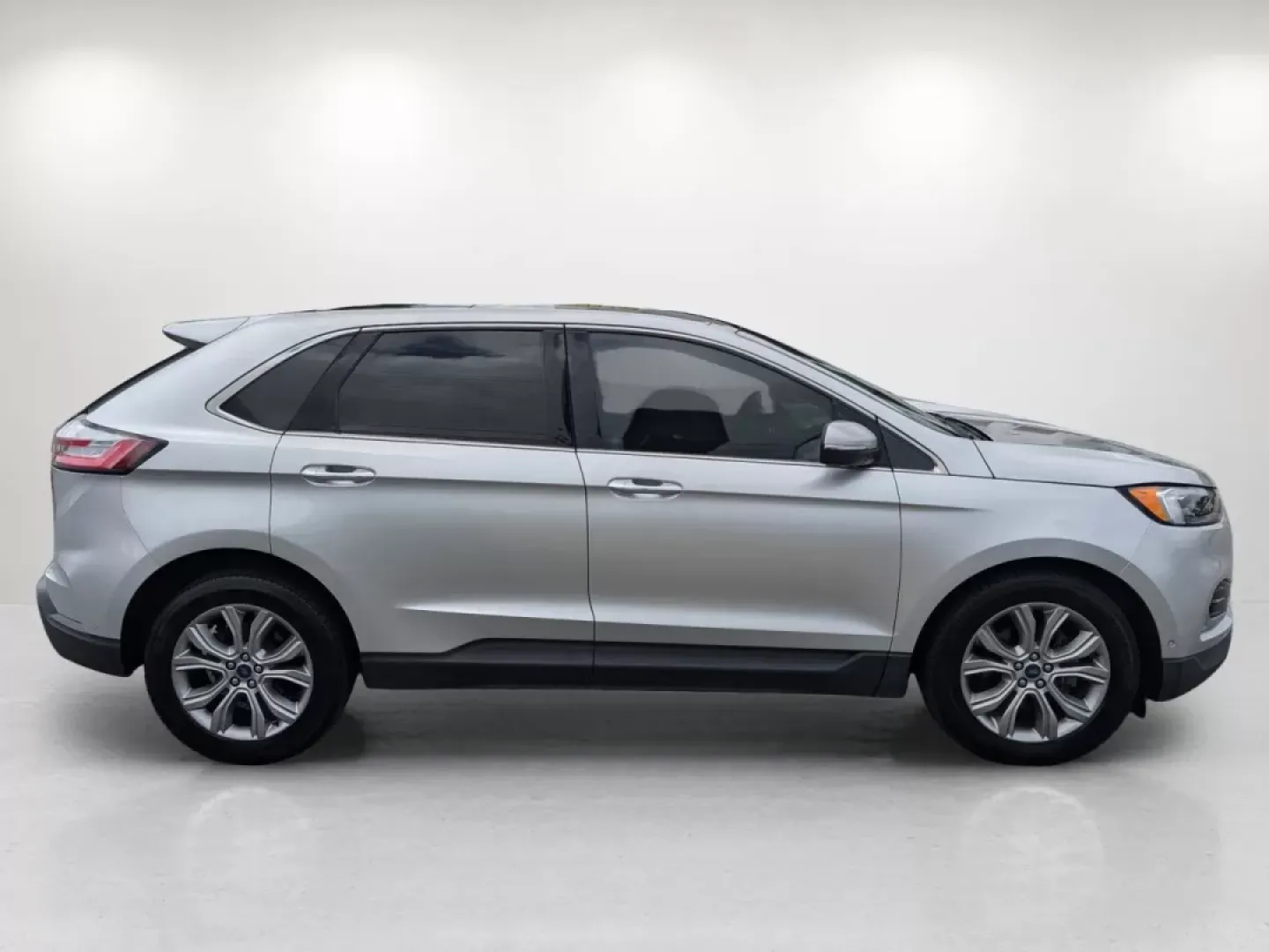 2019 Ford Edge Titanium (2FMPK3K9XKB) with an Other engine, located at 3959 U.S. 80 W, Phenix City, AL, 36870, (334) 297-4885, 32.469296, -85.135185 - Looking for the perfect vehicle to elevate your daily commute or weekend adventures? Look no further! Gils Auto in Phenix City, AL, is thrilled to present this 2019 Ford Edge Titanium, an SUV designed for those who want a blend of style, comfort, and performance. Whether you're navigating the bustli - Photo#4