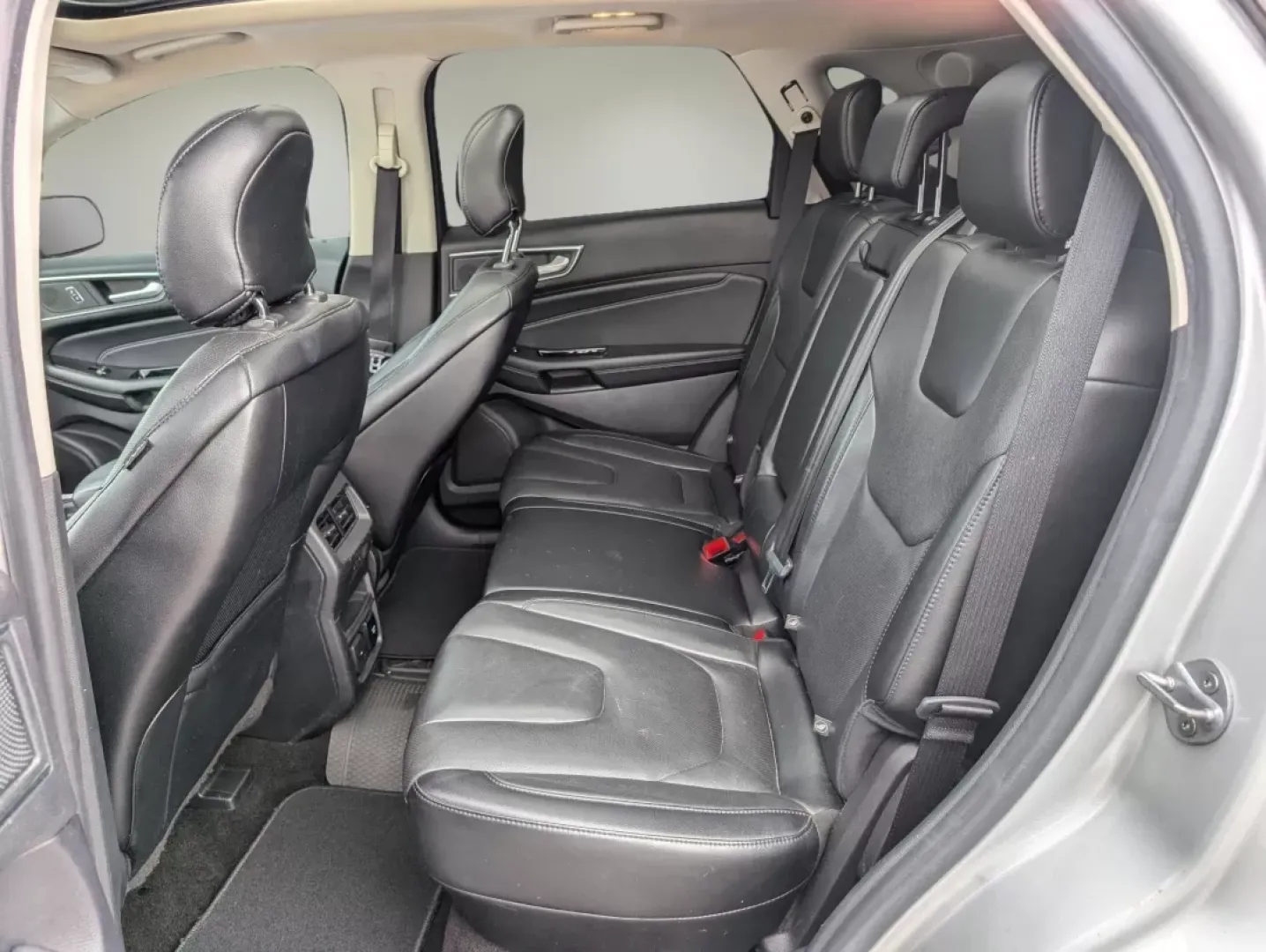 2019 Ford Edge Titanium (2FMPK3K9XKB) with an Other engine, located at 3959 U.S. 80 W, Phenix City, AL, 36870, (334) 297-4885, 32.469296, -85.135185 - Looking for the perfect vehicle to elevate your daily commute or weekend adventures? Look no further! Gils Auto in Phenix City, AL, is thrilled to present this 2019 Ford Edge Titanium, an SUV designed for those who want a blend of style, comfort, and performance. Whether you're navigating the bustli - Photo#11
