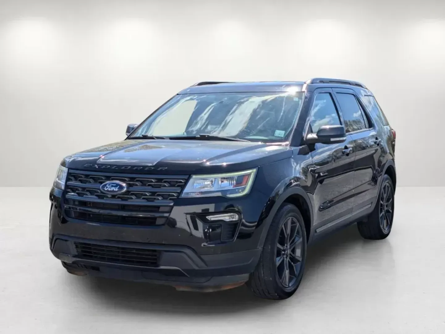 2019 Ford Explorer XLT (1FM5K7D84KG) with an Regular Unleaded V-6 3.5 L/213 engine, 6-Speed Automatic w/OD transmission, located at 804 22nd Ave, Phenix City, AL, 36870, (334) 297-1860, 32.484749, -85.024475 - 2019 Ford Explorer XLT - Photo#1