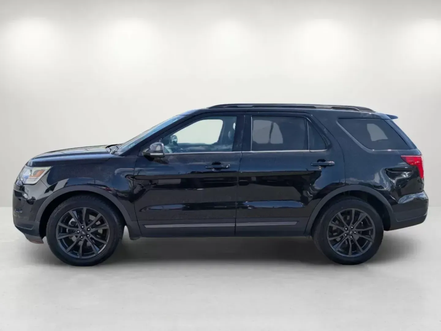 2019 Ford Explorer XLT (1FM5K7D84KG) with an Regular Unleaded V-6 3.5 L/213 engine, 6-Speed Automatic w/OD transmission, located at 804 22nd Ave, Phenix City, AL, 36870, (334) 297-1860, 32.484749, -85.024475 - 2019 Ford Explorer XLT - Photo#8