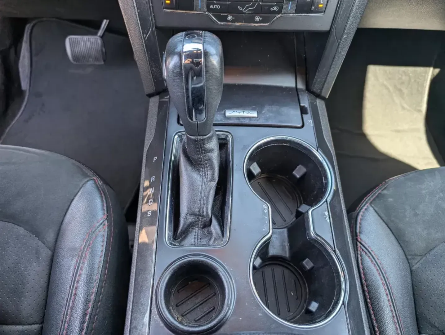 2019 Ford Explorer XLT (1FM5K7D84KG) with an Regular Unleaded V-6 3.5 L/213 engine, 6-Speed Automatic w/OD transmission, located at 804 22nd Ave, Phenix City, AL, 36870, (334) 297-1860, 32.484749, -85.024475 - 2019 Ford Explorer XLT - Photo#15