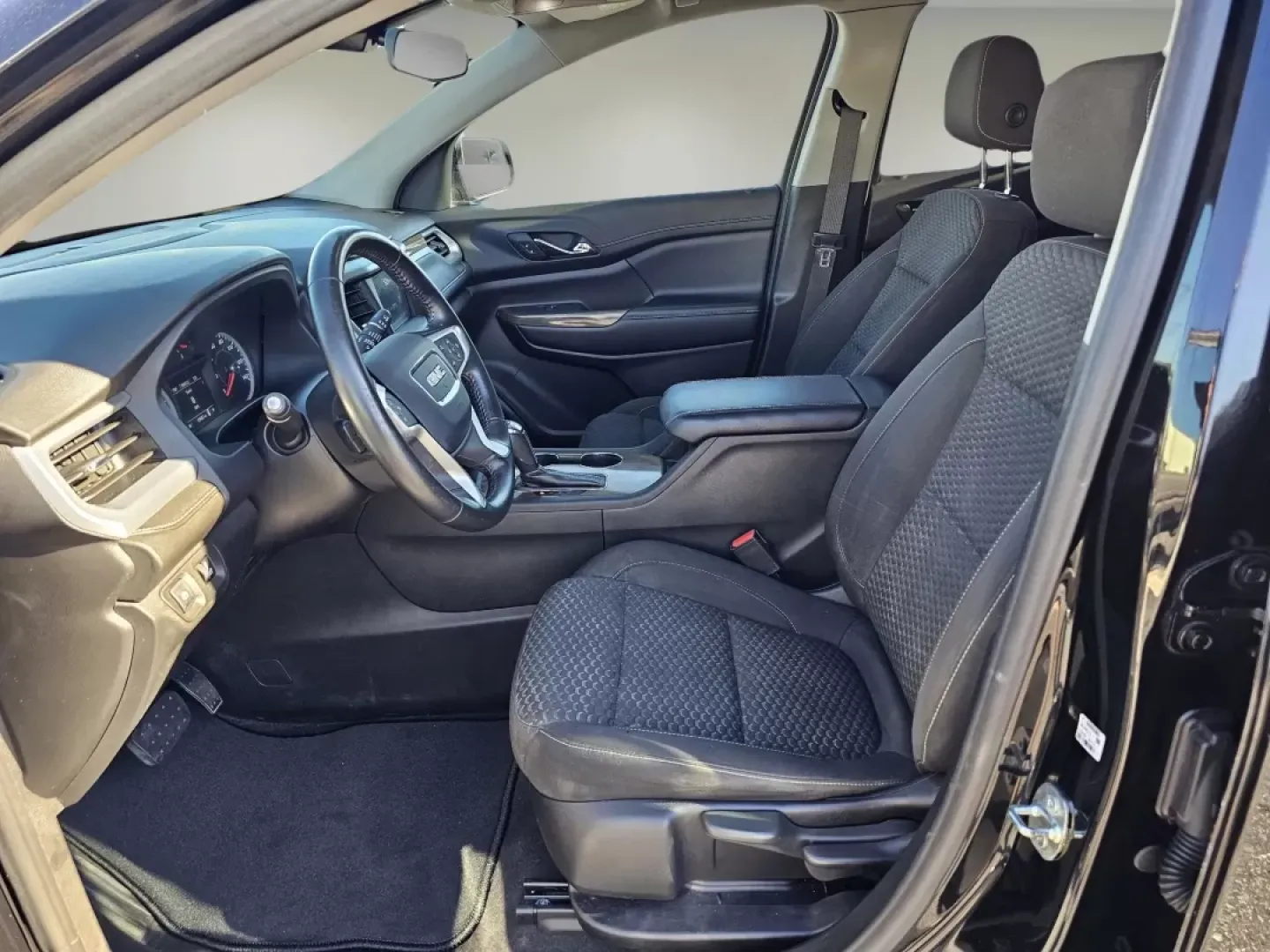 2019 /Jet Black GMC Acadia SLE (1GKKNKLA3KZ) with an Other engine, located at 5115 14th Ave., Columbus, GA, 31904, (706) 323-0345, 32.511494, -84.971046 - Discover the freedom of family adventures with the 2019 GMC Acadia SLE, a versatile SUV designed for those who value comfort, safety, and style. Whether you're navigating the hustle of daily commutes or gearing up for weekend road trips, this spacious vehicle offers the perfect blend of functionalit - Photo#1