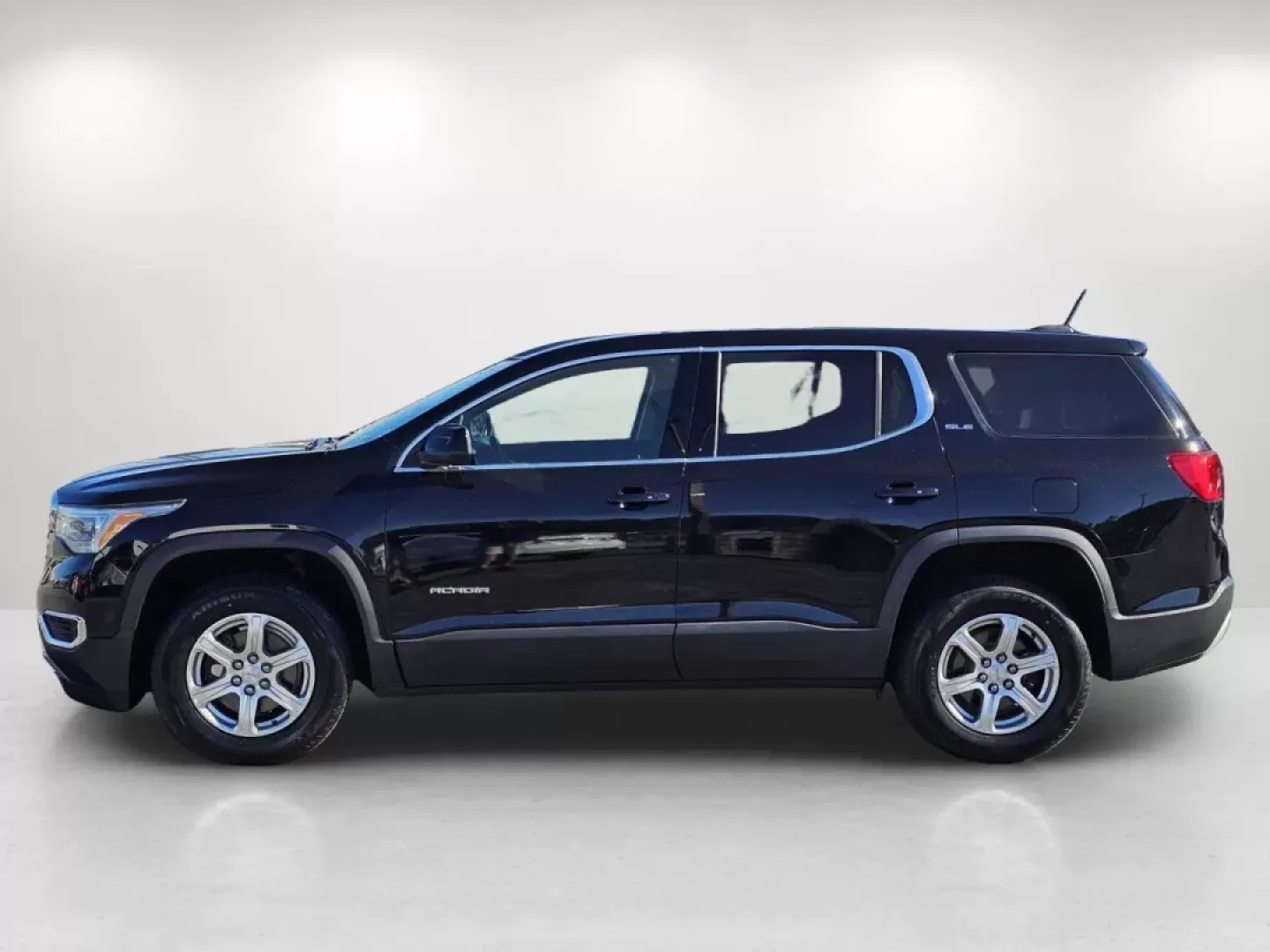 2019 /Jet Black GMC Acadia SLE (1GKKNKLA3KZ) with an Other engine, located at 5115 14th Ave., Columbus, GA, 31904, (706) 323-0345, 32.511494, -84.971046 - Discover the freedom of family adventures with the 2019 GMC Acadia SLE, a versatile SUV designed for those who value comfort, safety, and style. Whether you're navigating the hustle of daily commutes or gearing up for weekend road trips, this spacious vehicle offers the perfect blend of functionalit - Photo#9